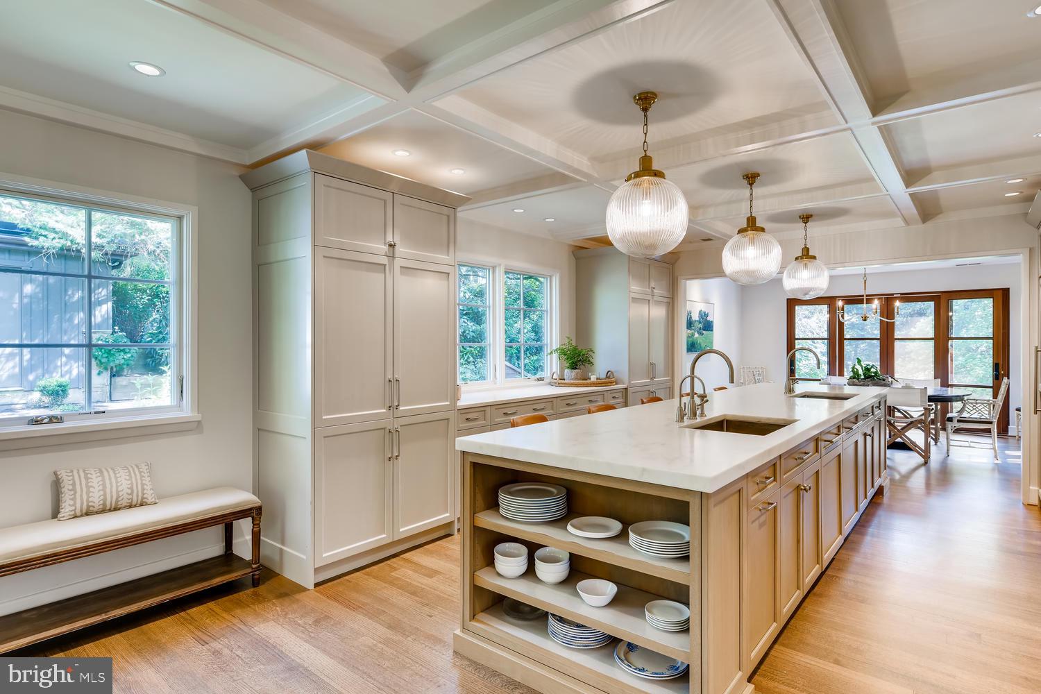 LAKE ROLAND - Residential