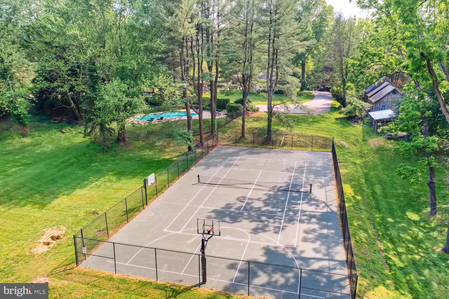 LAKE ROLAND - Residential