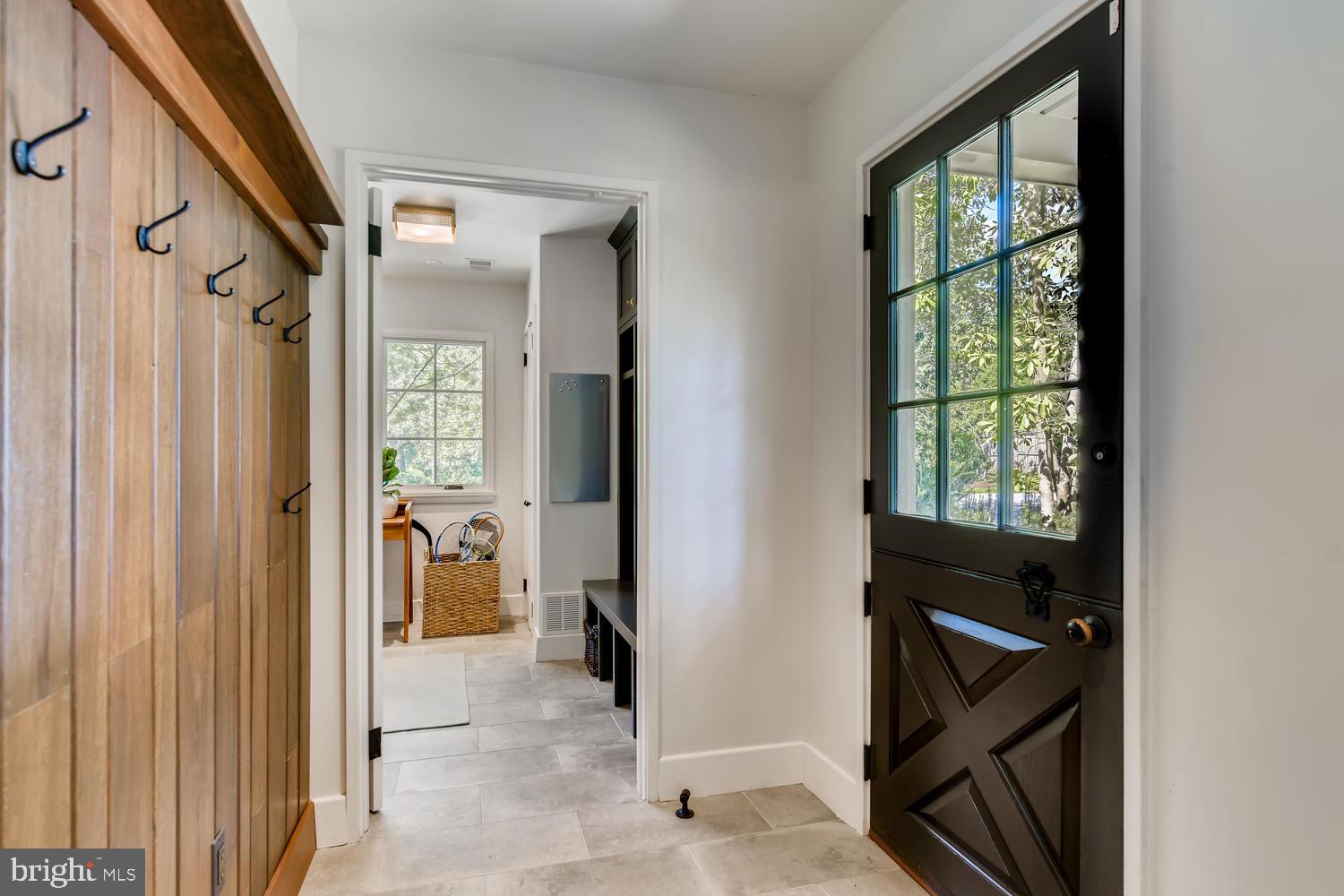 LAKE ROLAND - Residential