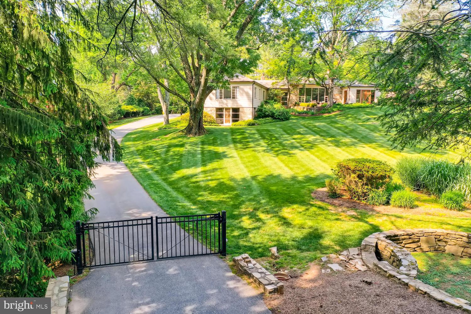 LAKE ROLAND - Residential