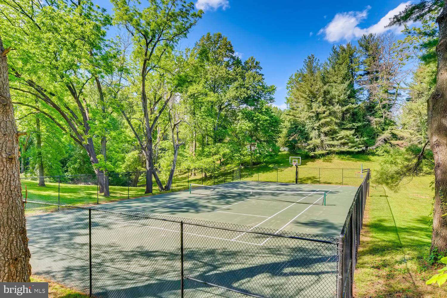 LAKE ROLAND - Residential