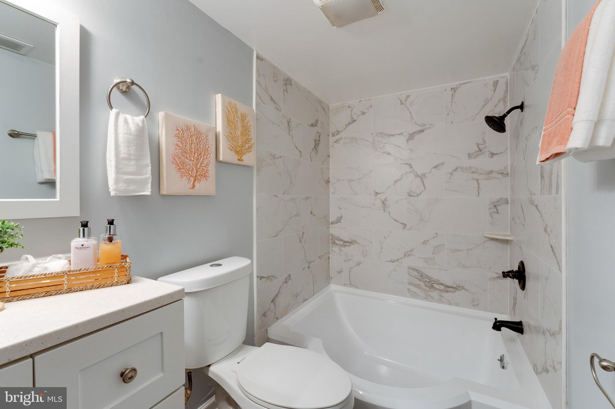 HUNTLEY SQUARE - Residential