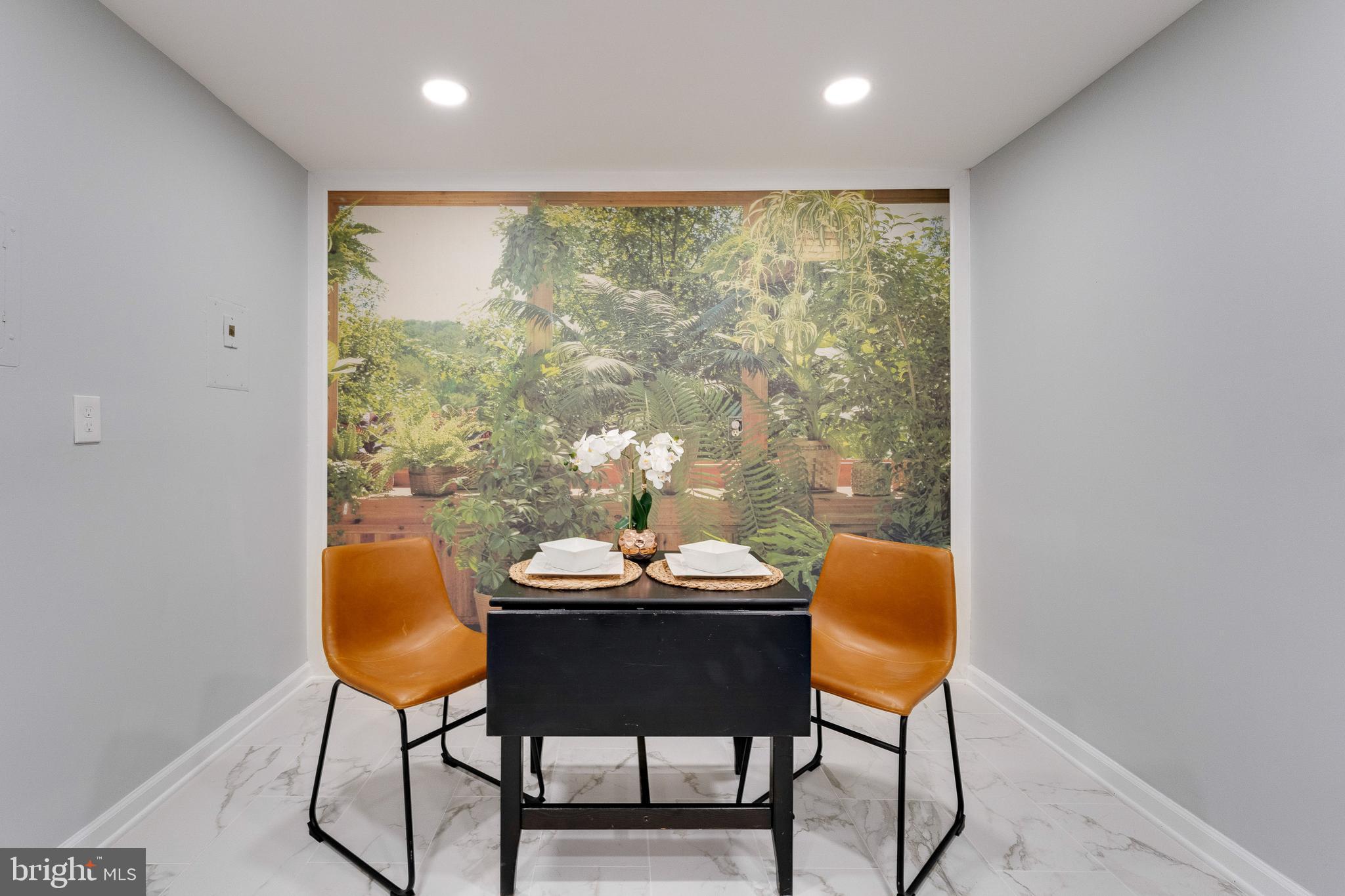 HUNTLEY SQUARE - Residential