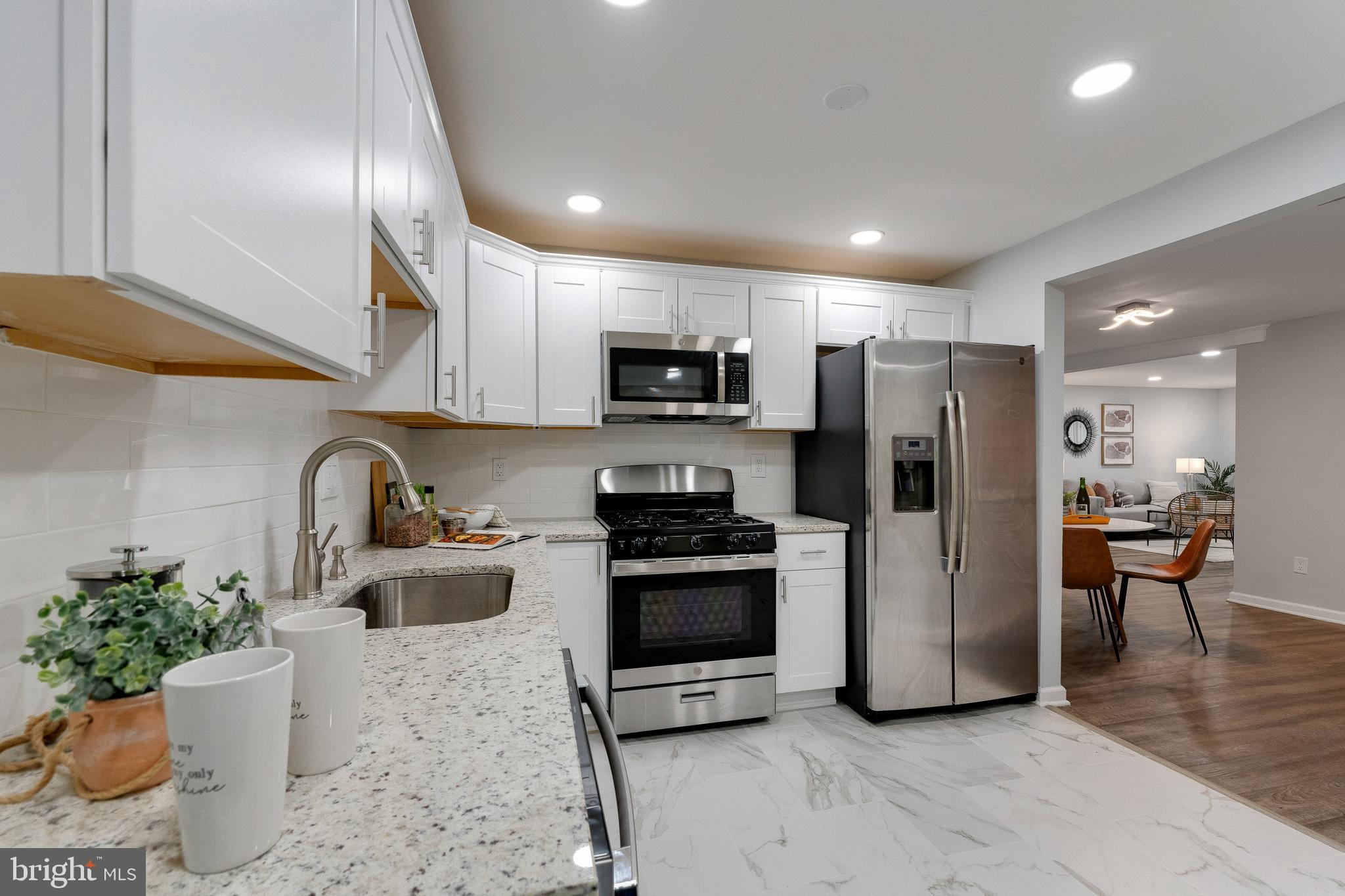 HUNTLEY SQUARE - Residential