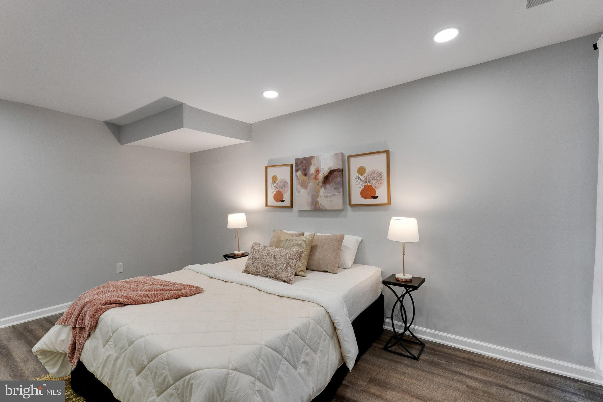 HUNTLEY SQUARE - Residential