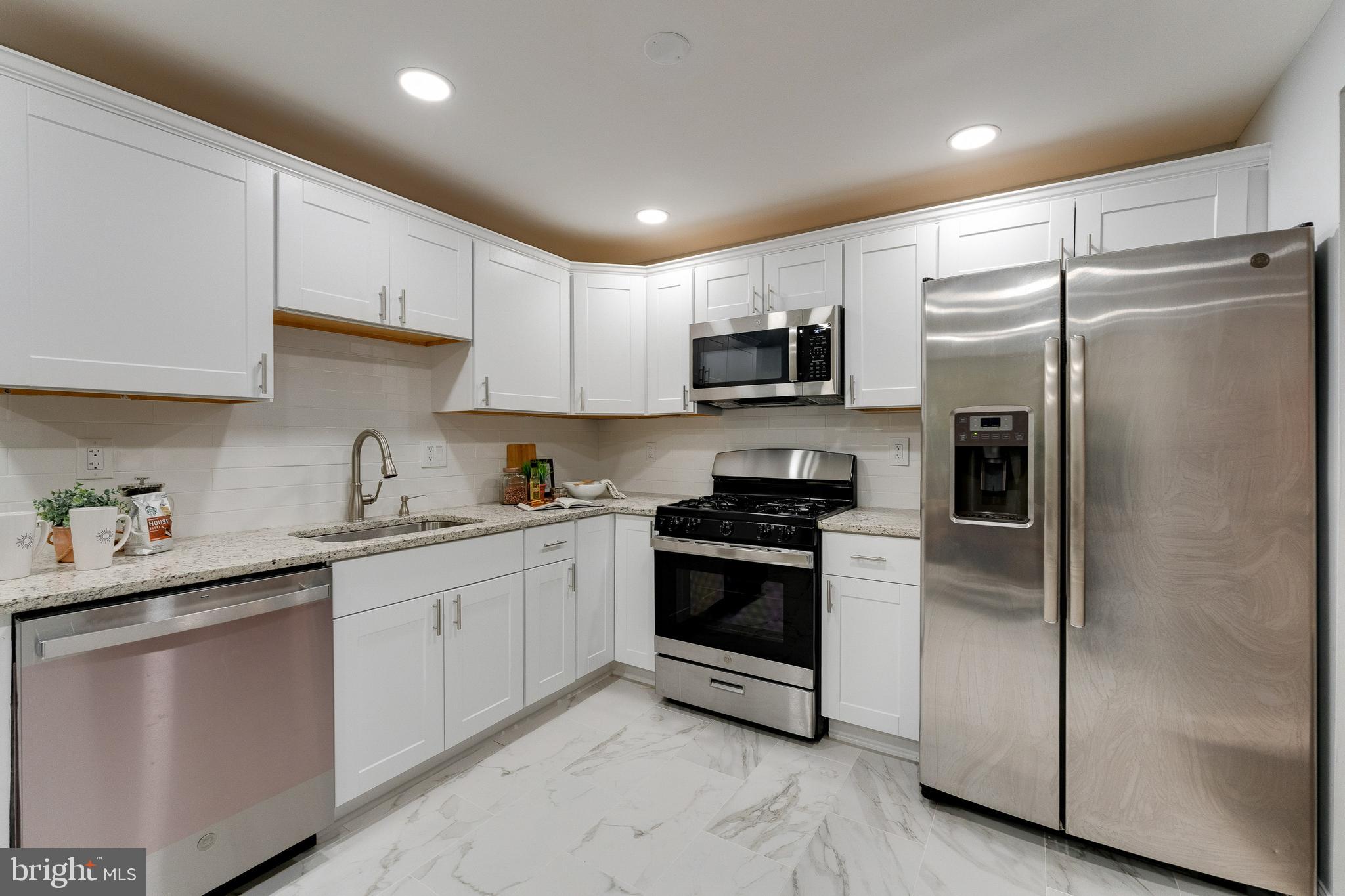 HUNTLEY SQUARE - Residential