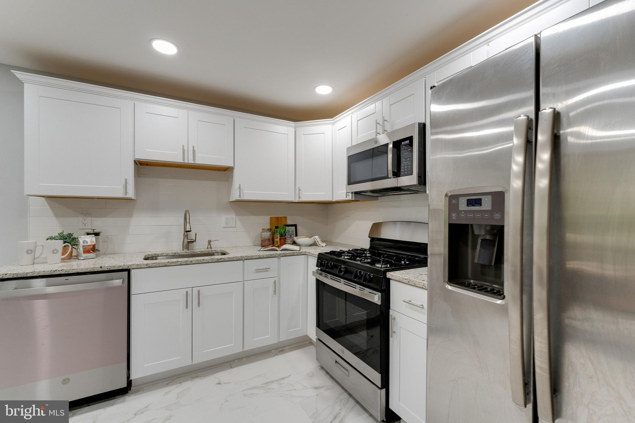 HUNTLEY SQUARE - Residential