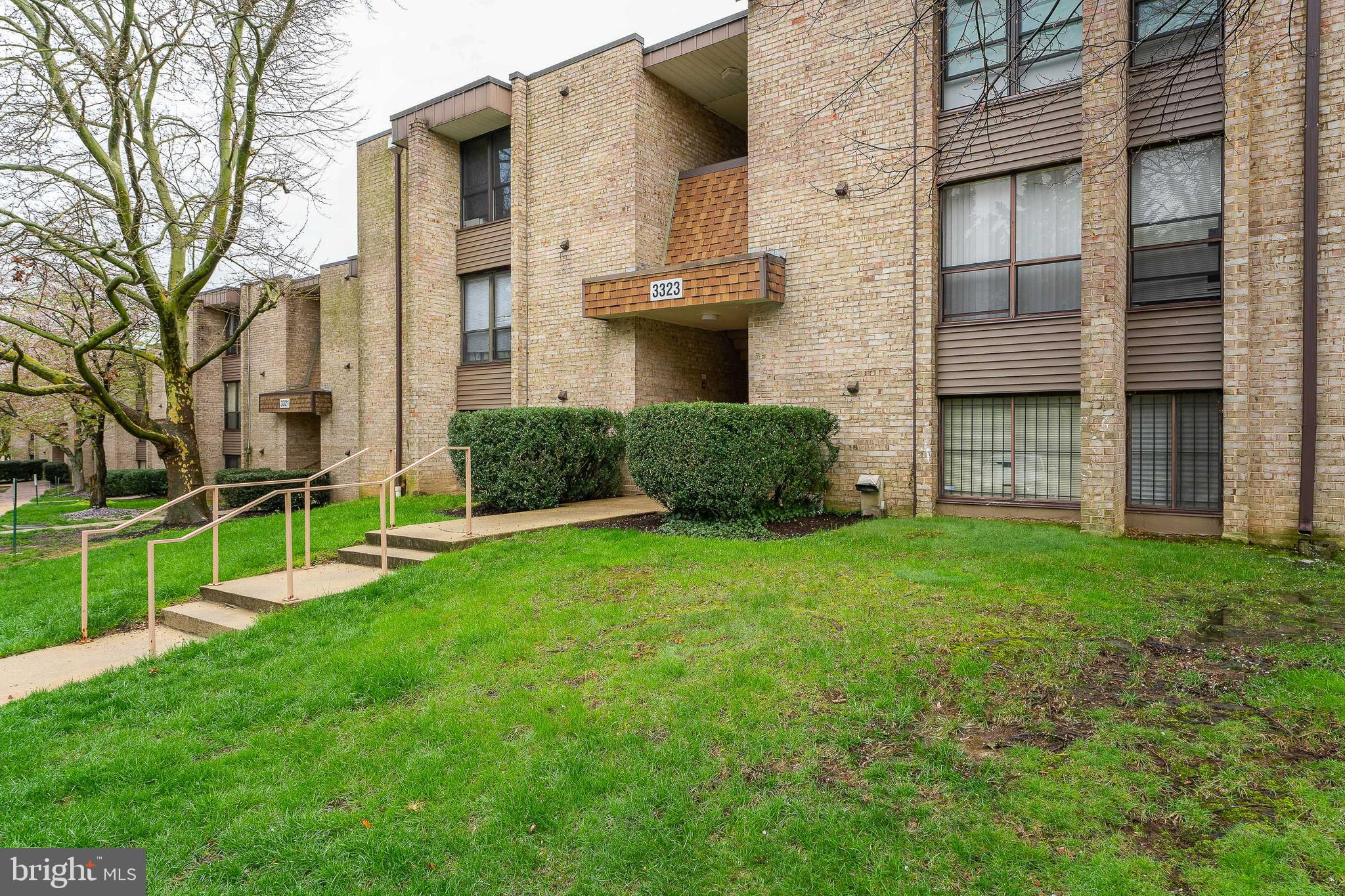 HUNTLEY SQUARE - Residential