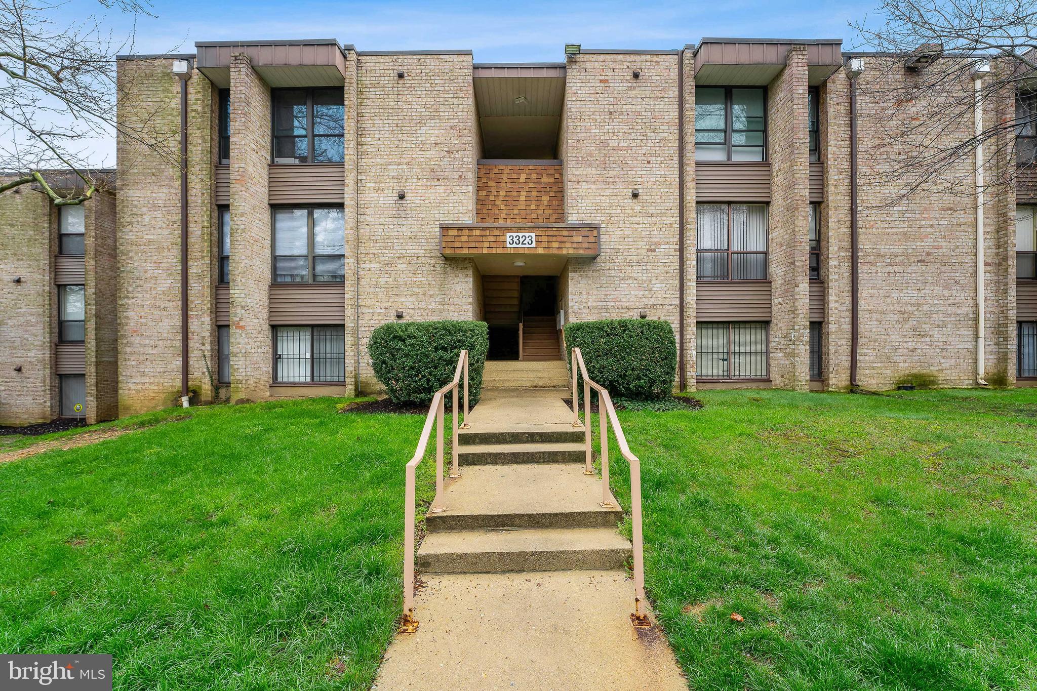 HUNTLEY SQUARE - Residential