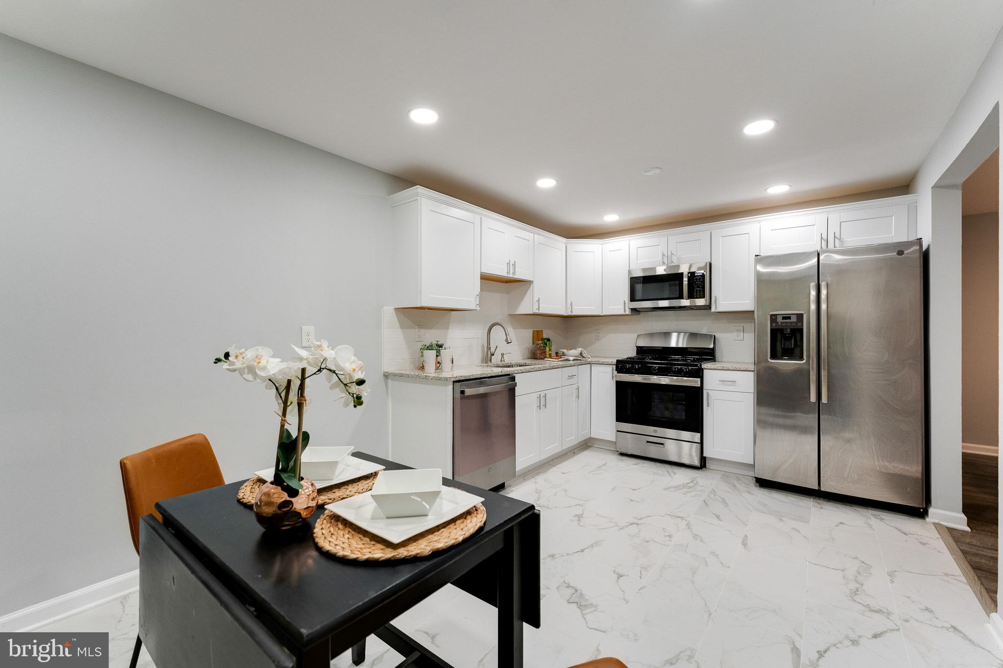 HUNTLEY SQUARE - Residential