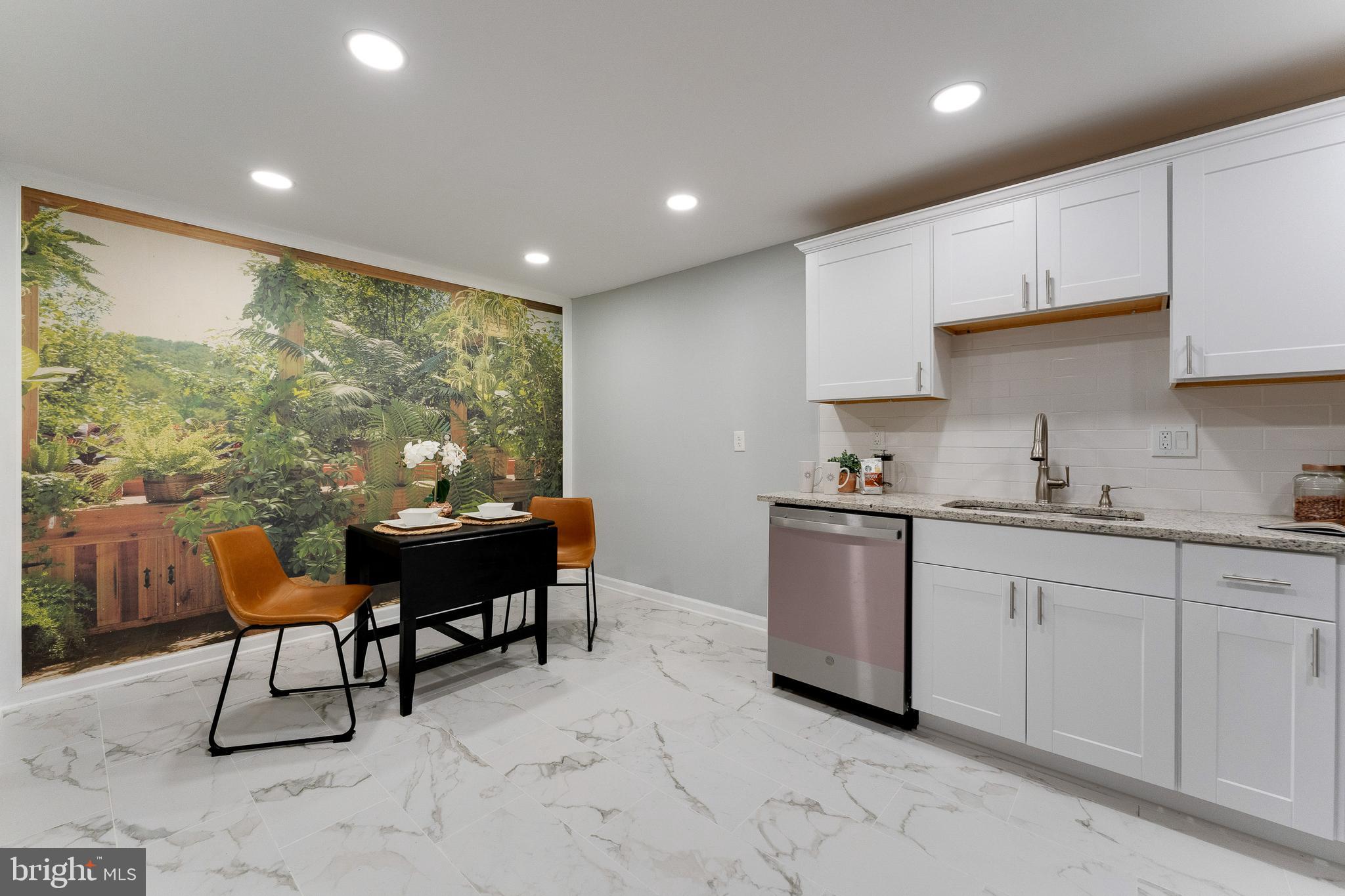 HUNTLEY SQUARE - Residential