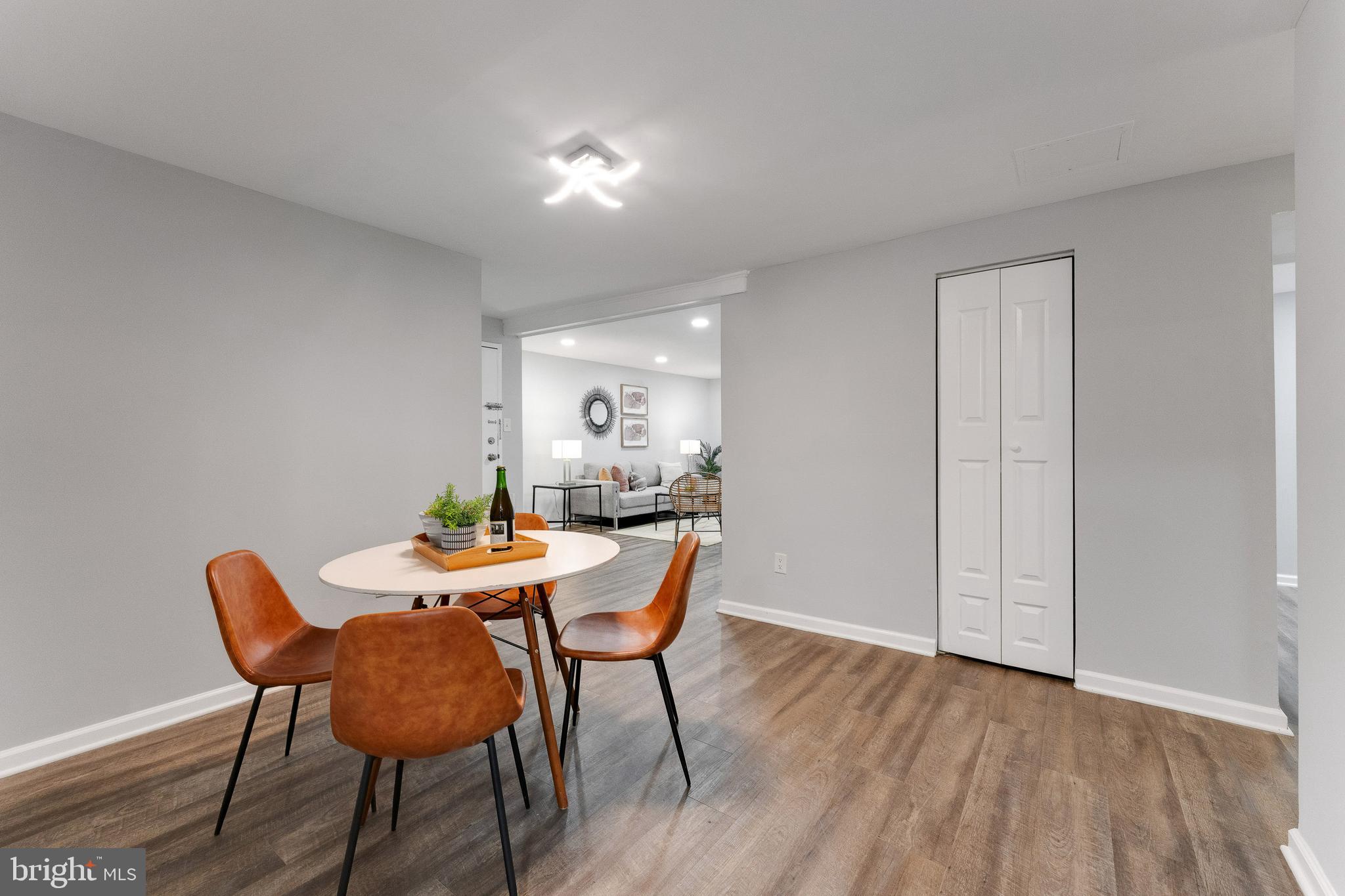 HUNTLEY SQUARE - Residential