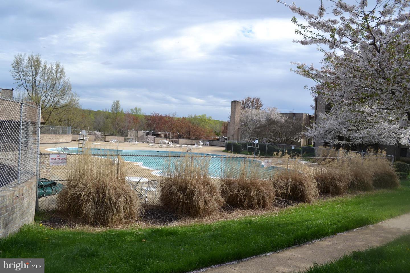 HUNTLEY SQUARE - Residential