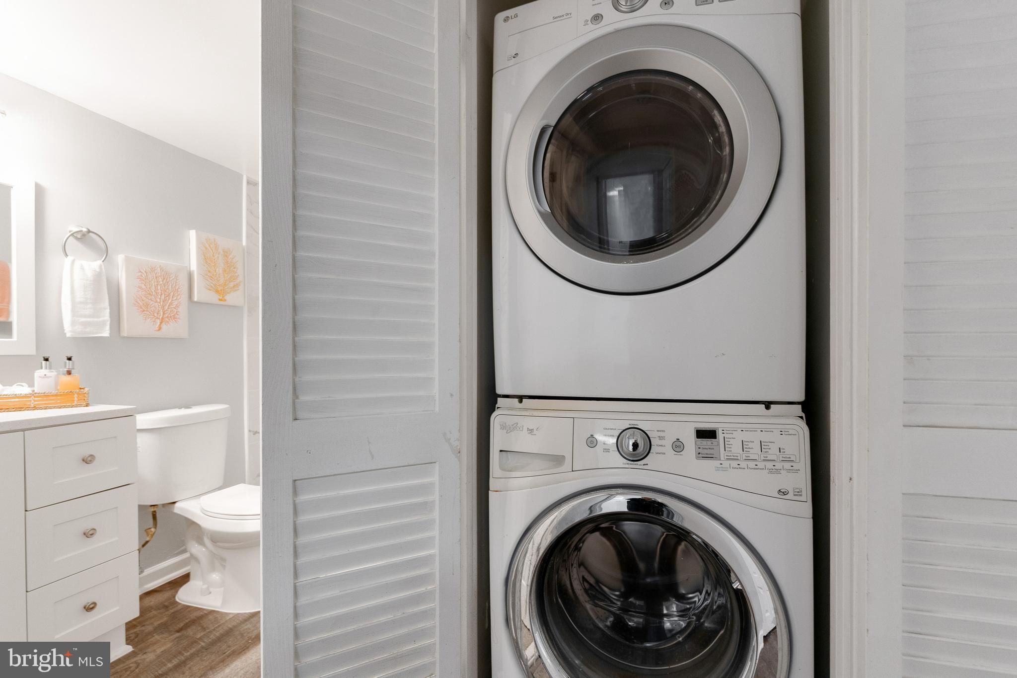 HUNTLEY SQUARE - Residential