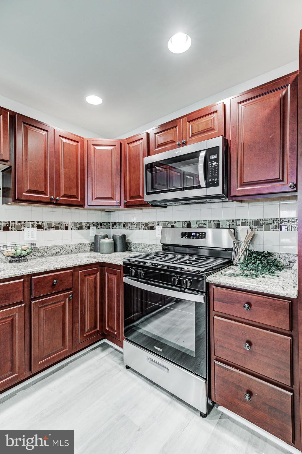 GARDENVILLE - Residential