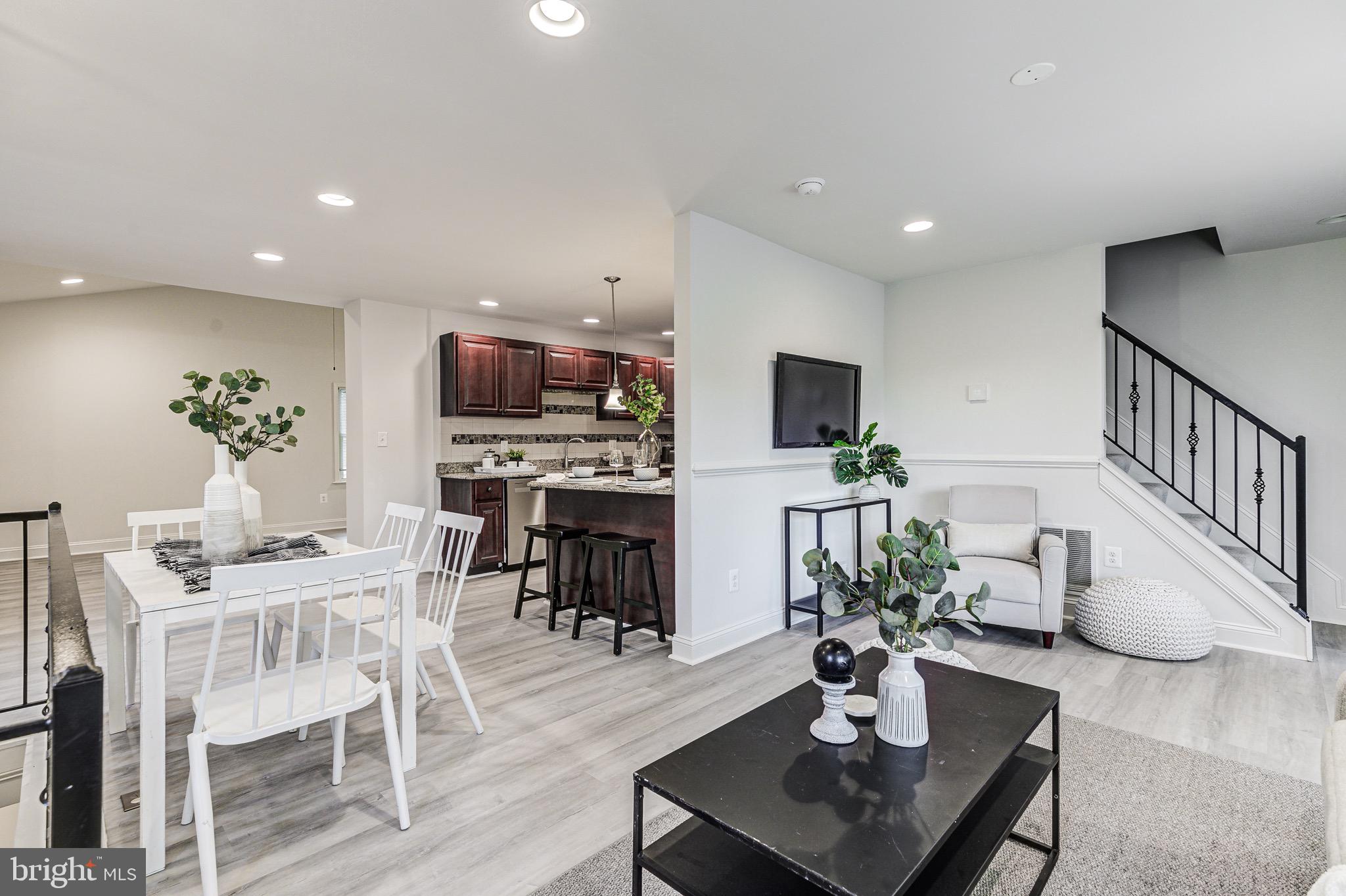 GARDENVILLE - Residential