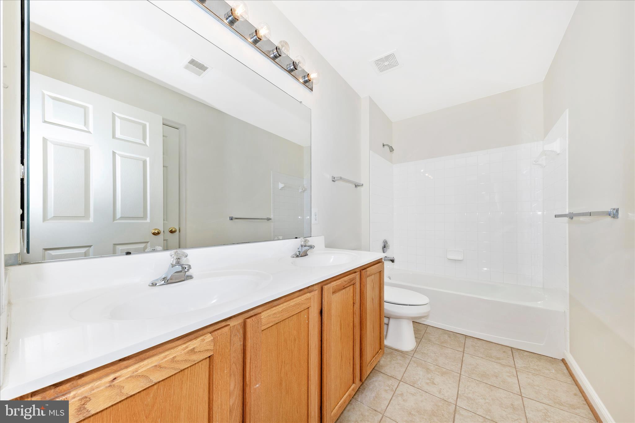 GALYN MANOR - Residential