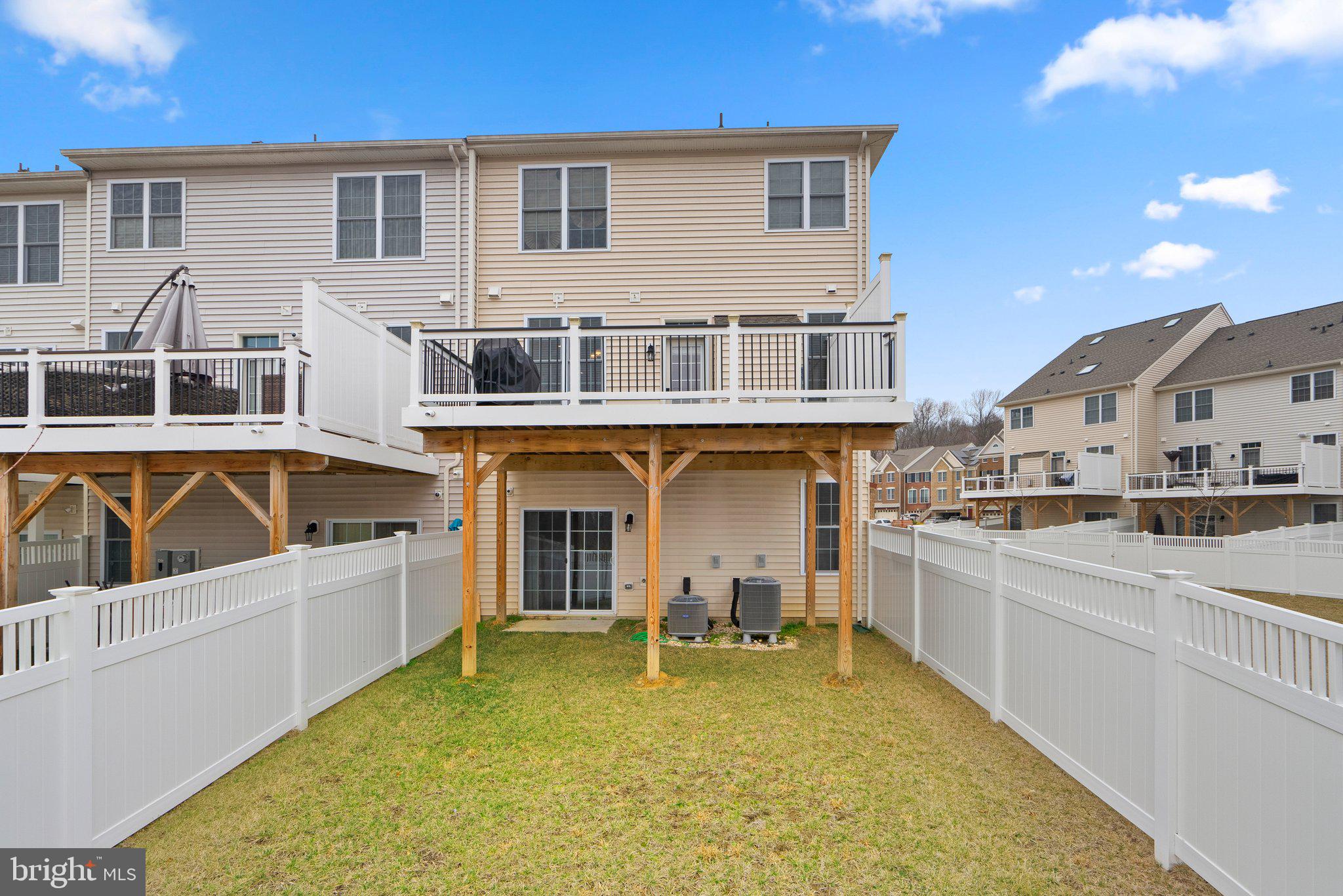 MARLBORO RIDGE - Residential