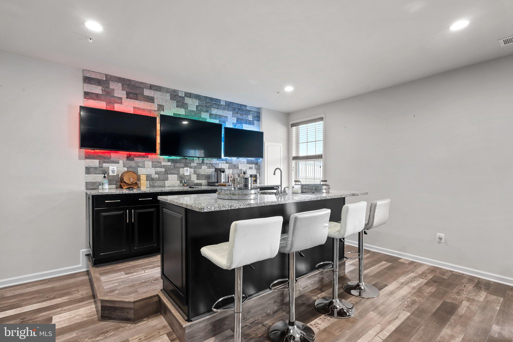 MARLBORO RIDGE - Residential