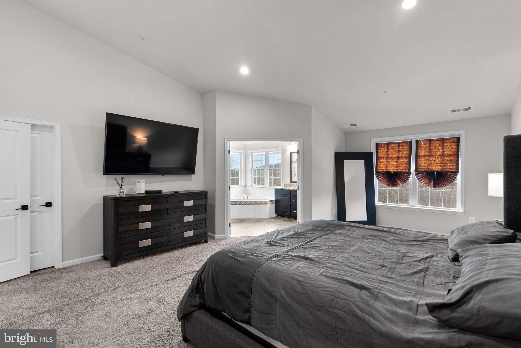 MARLBORO RIDGE - Residential