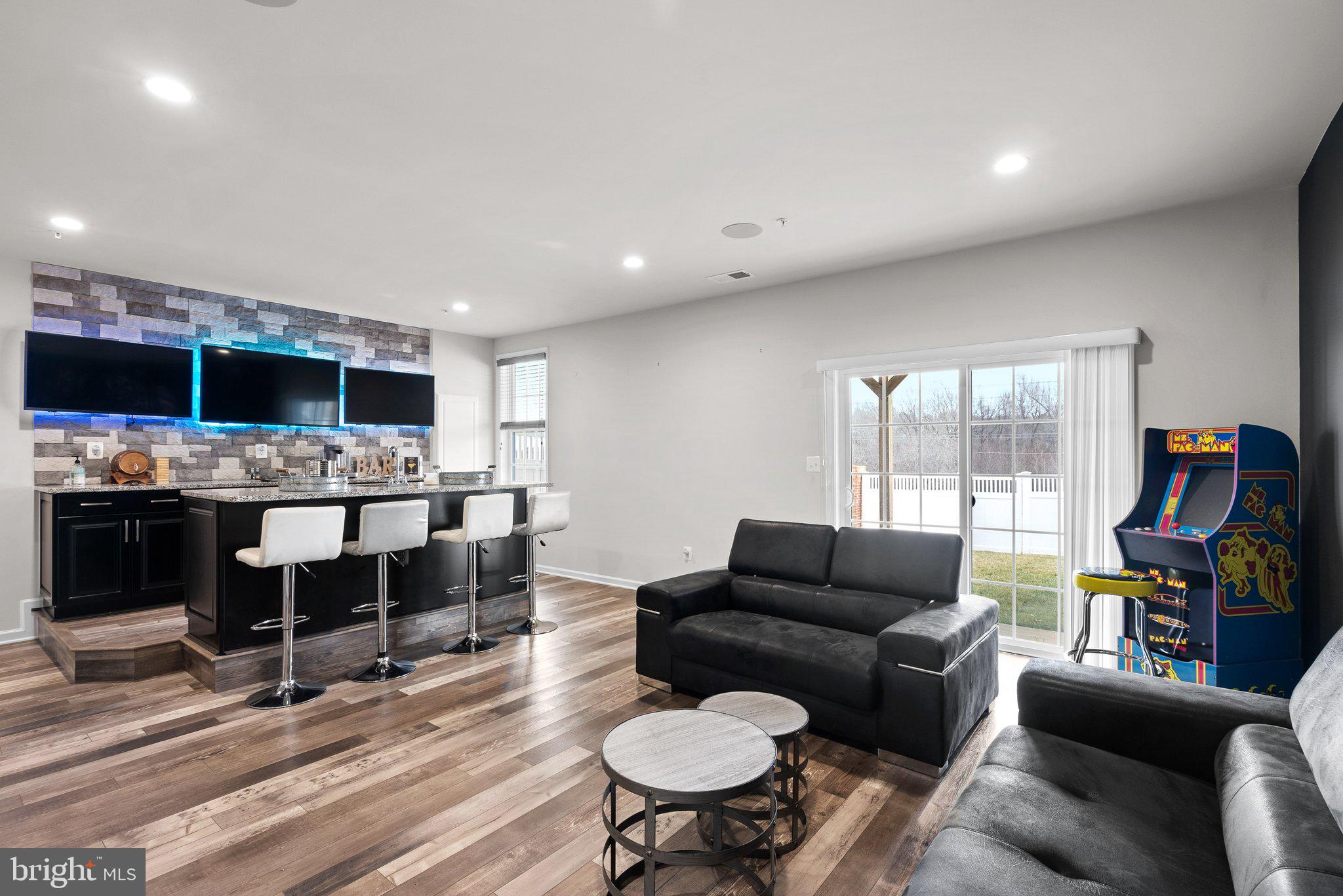 MARLBORO RIDGE - Residential