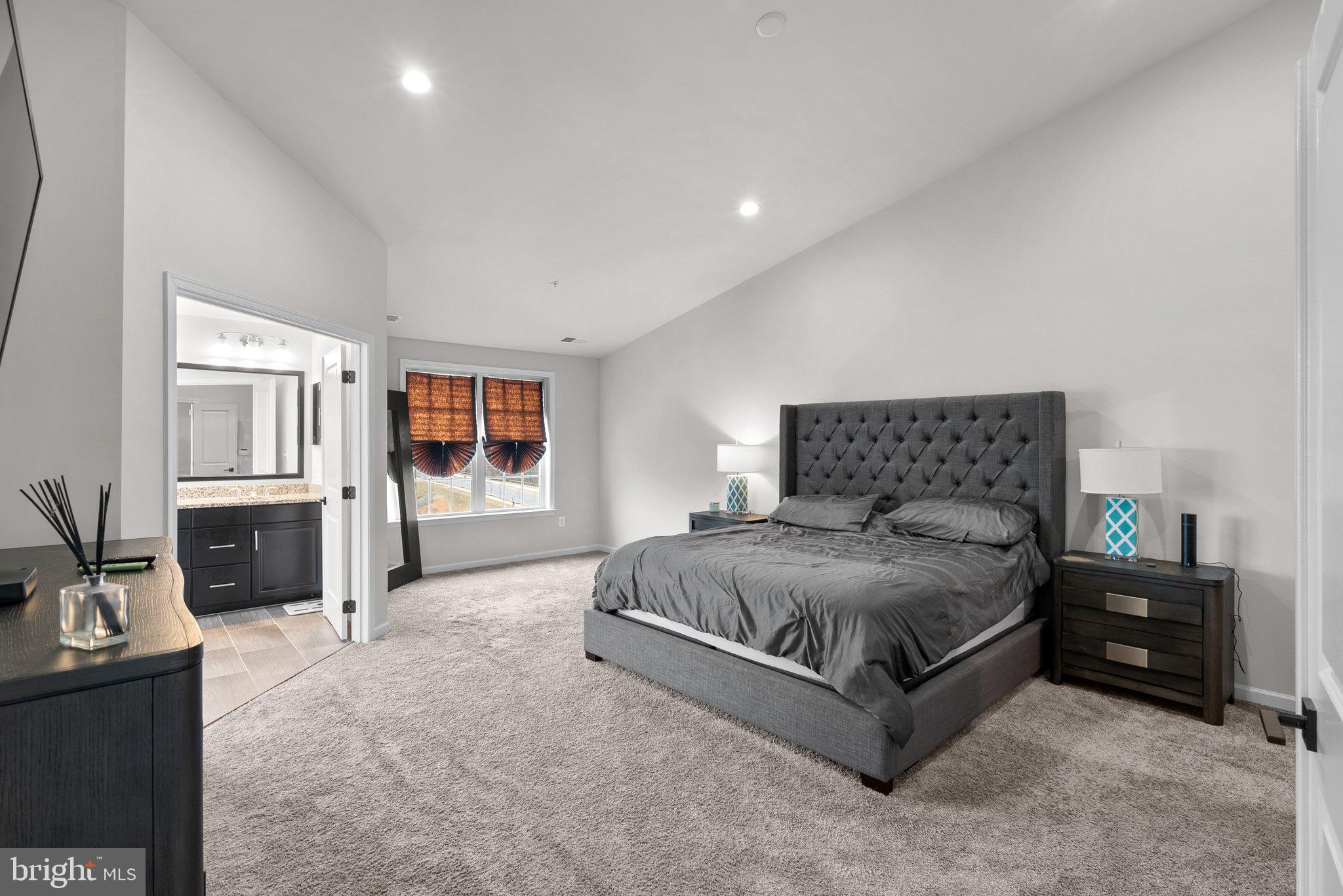 MARLBORO RIDGE - Residential