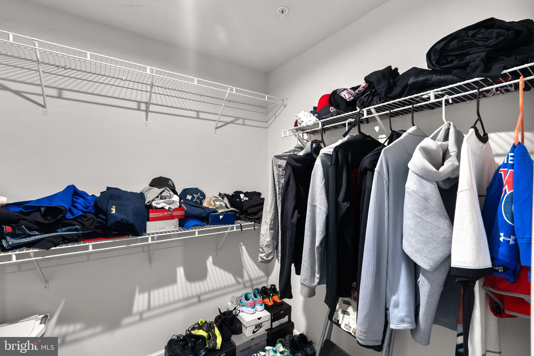 MARLBORO RIDGE - Residential