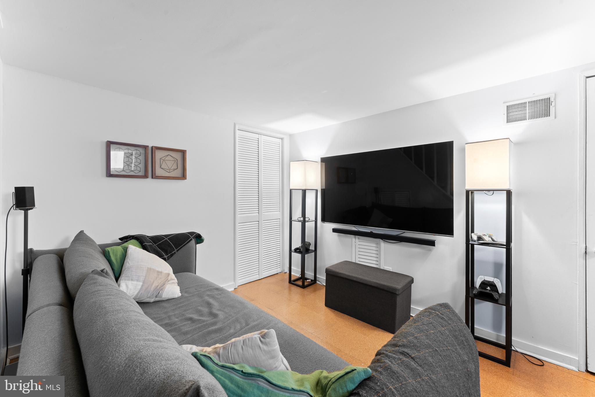 FAIRMOUNT - Residential