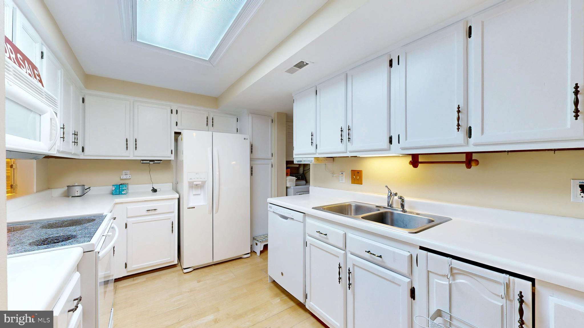 TOWNES OF MOOREFIELD - Residential