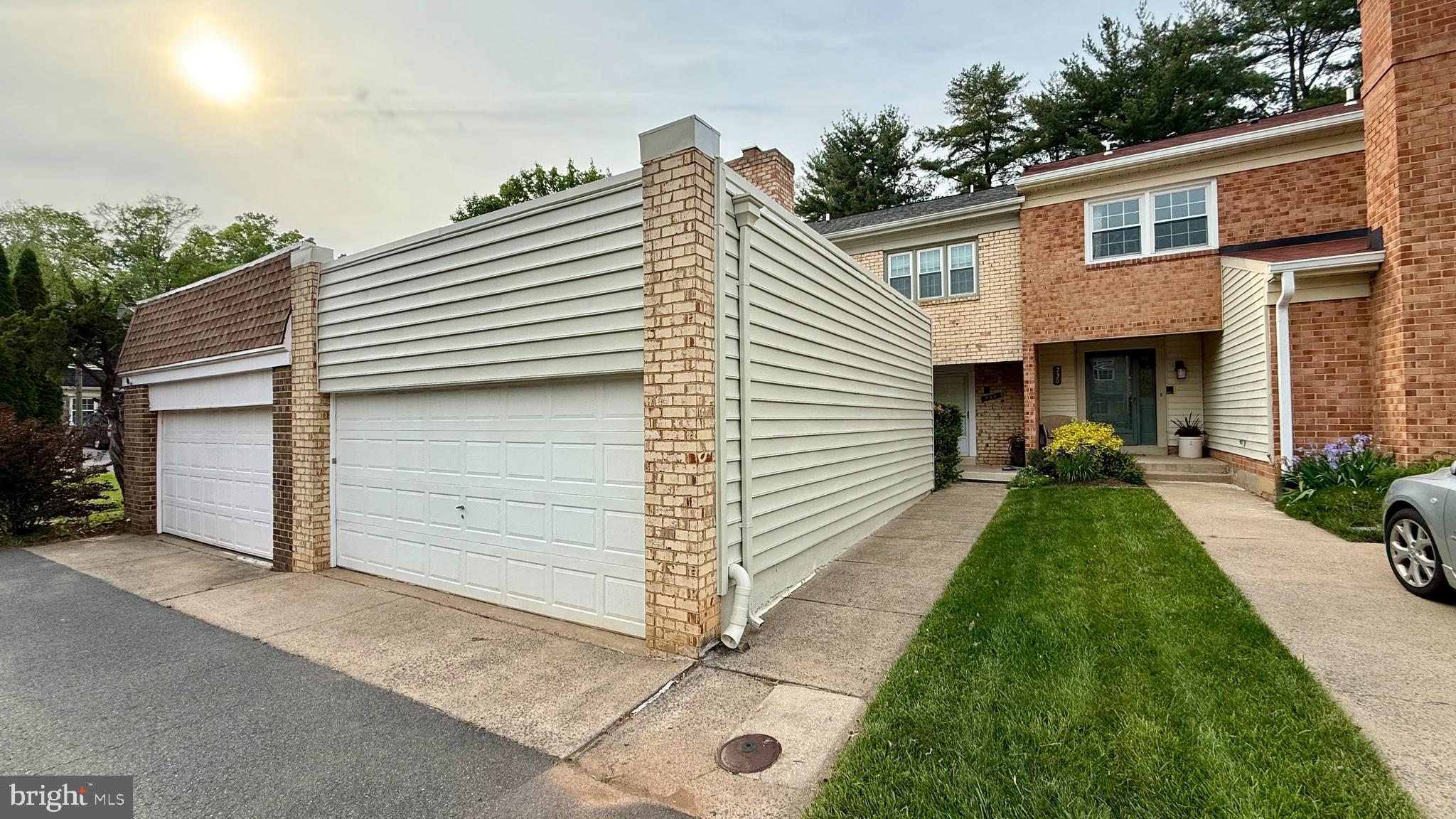 732 HUNTER COURT SW