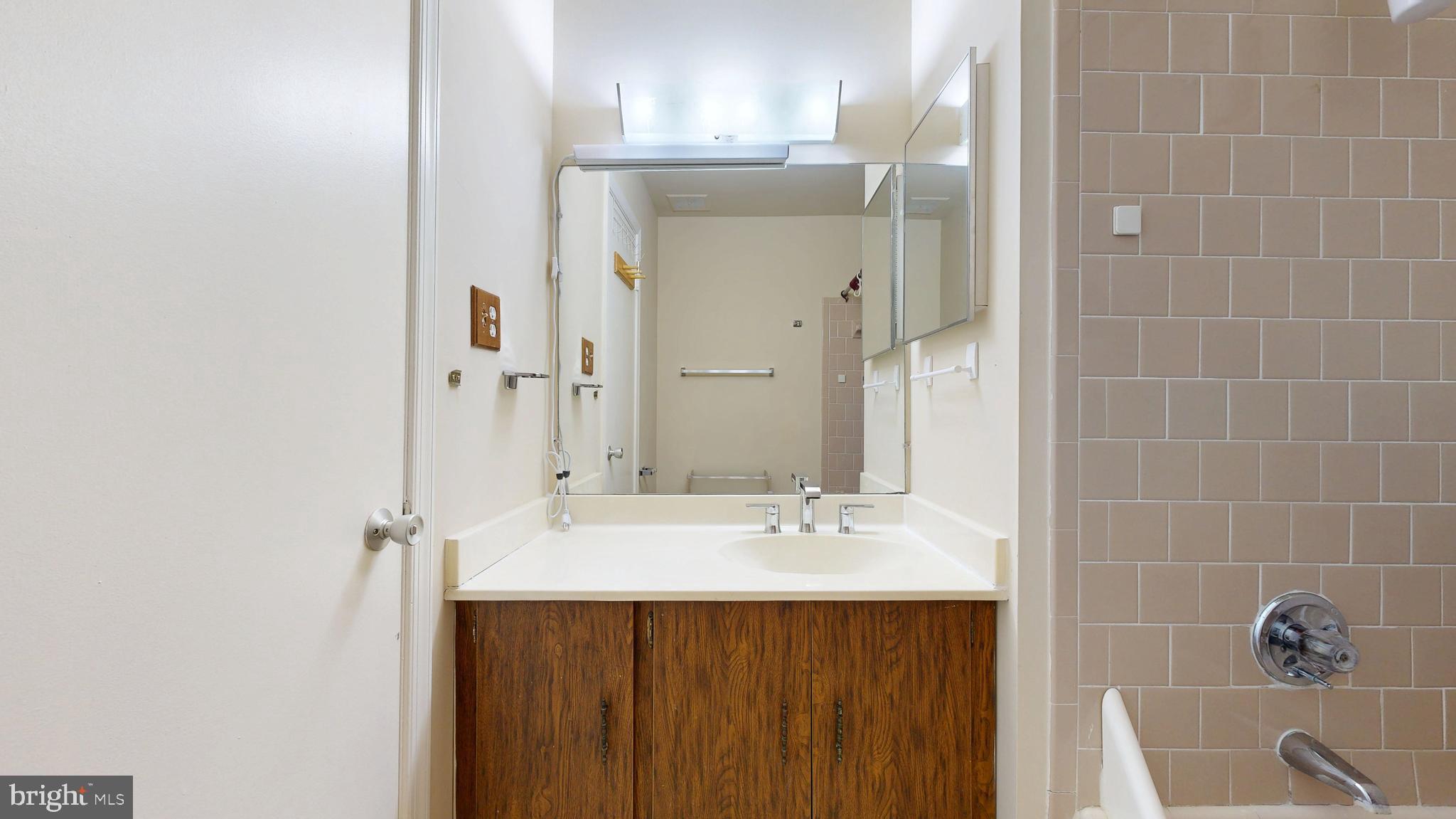 TOWNES OF MOOREFIELD - Residential