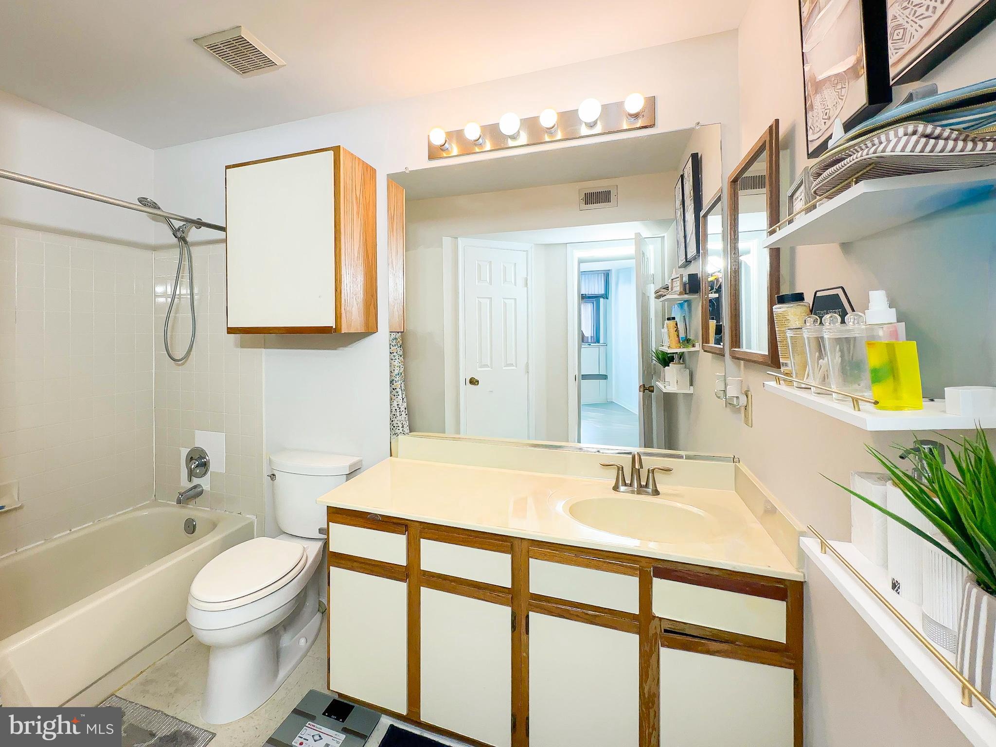 LORDS LANDING - Residential Lease