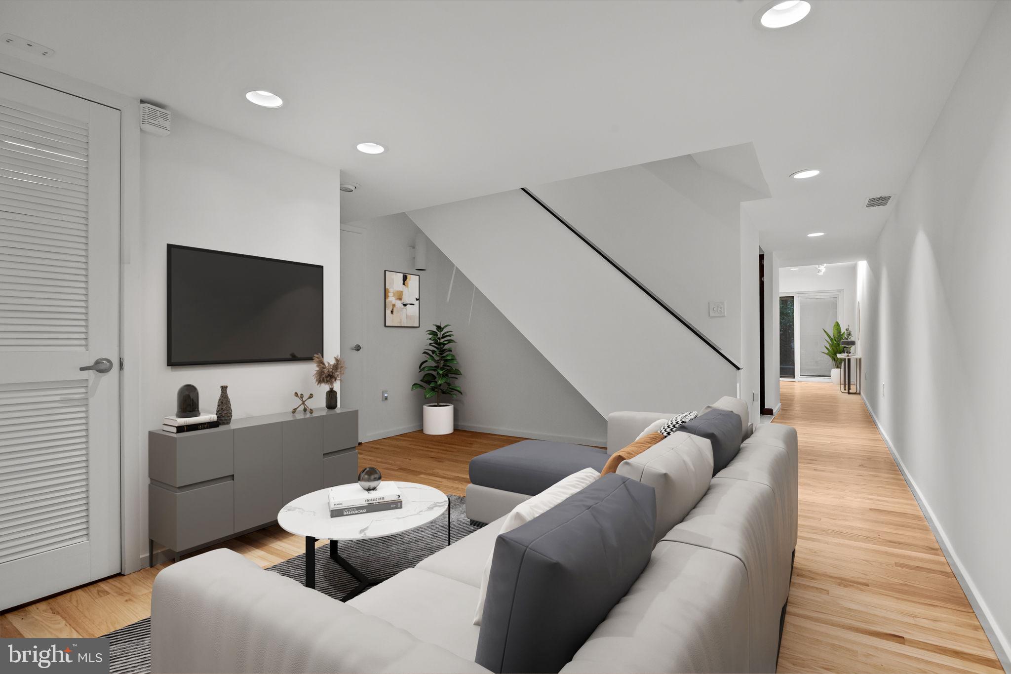 QUEEN VILLAGE - Residential