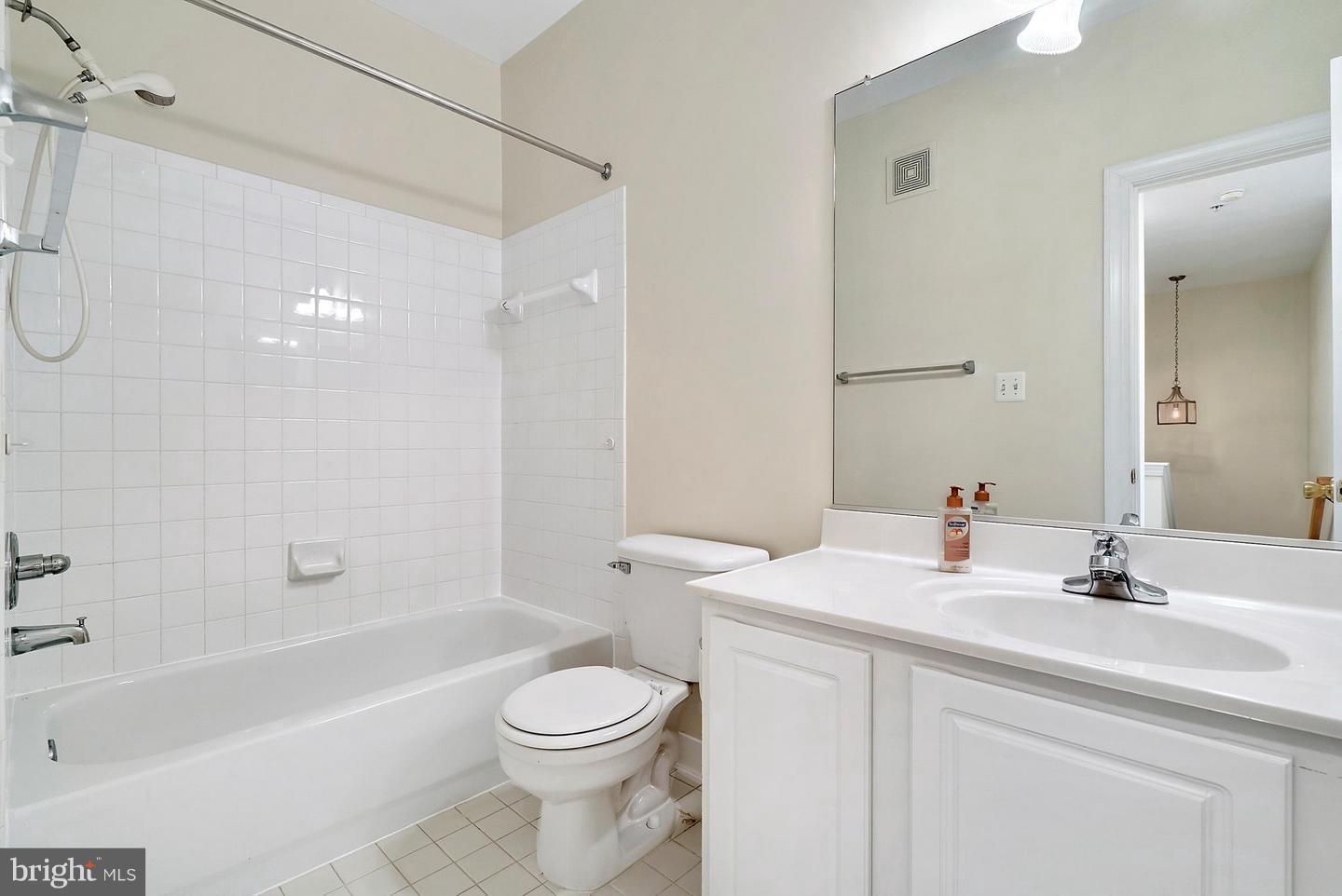 JEFFERSON PARK - Residential Lease