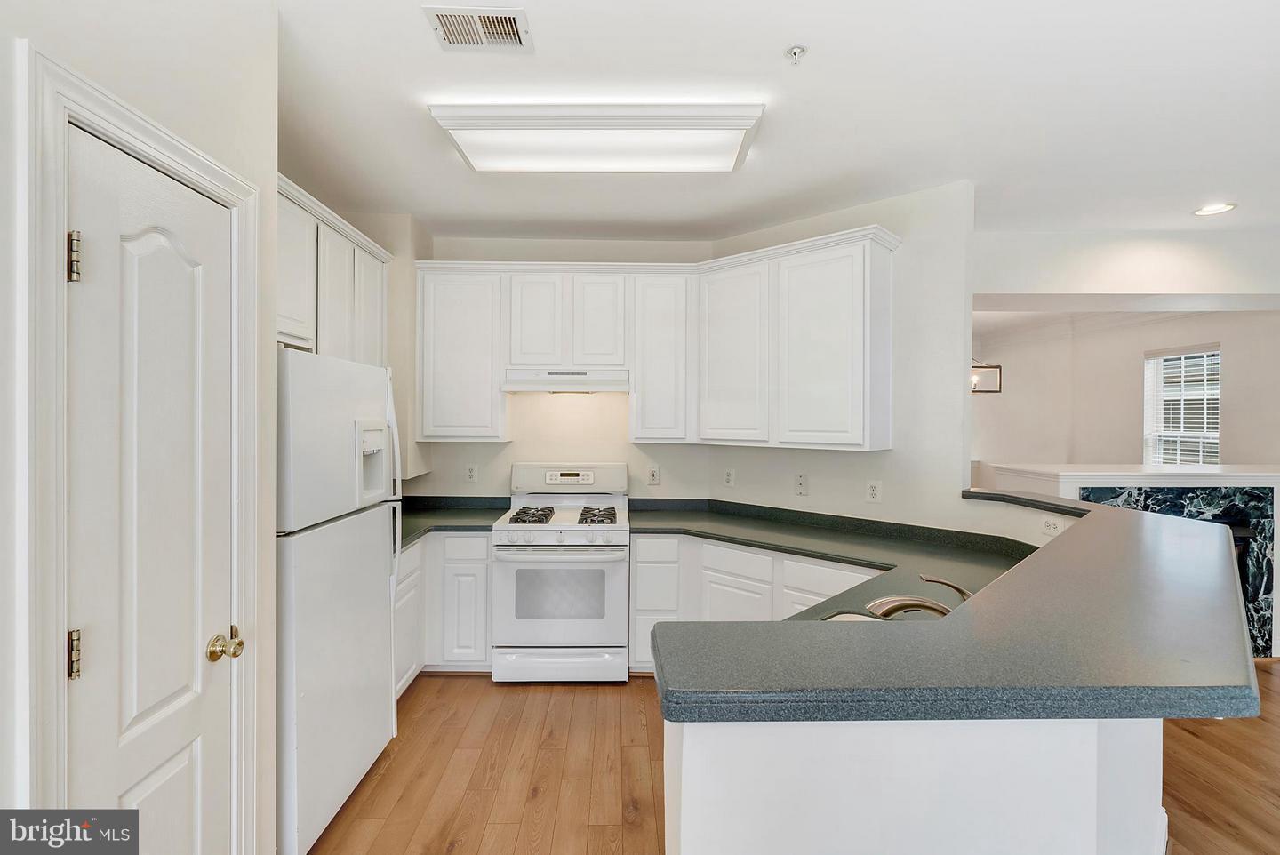 JEFFERSON PARK - Residential Lease