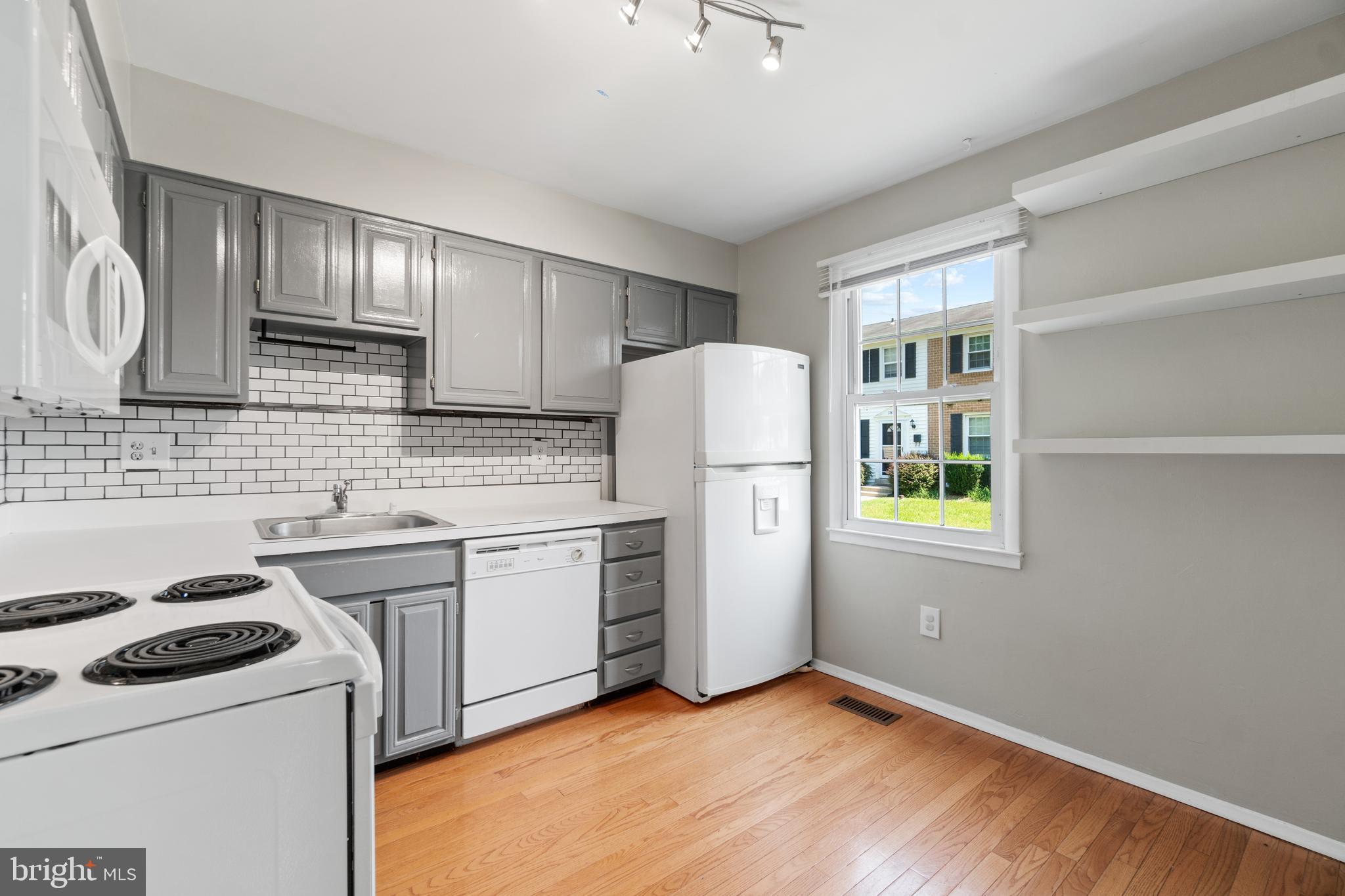 CROFTON SQUARE - Residential