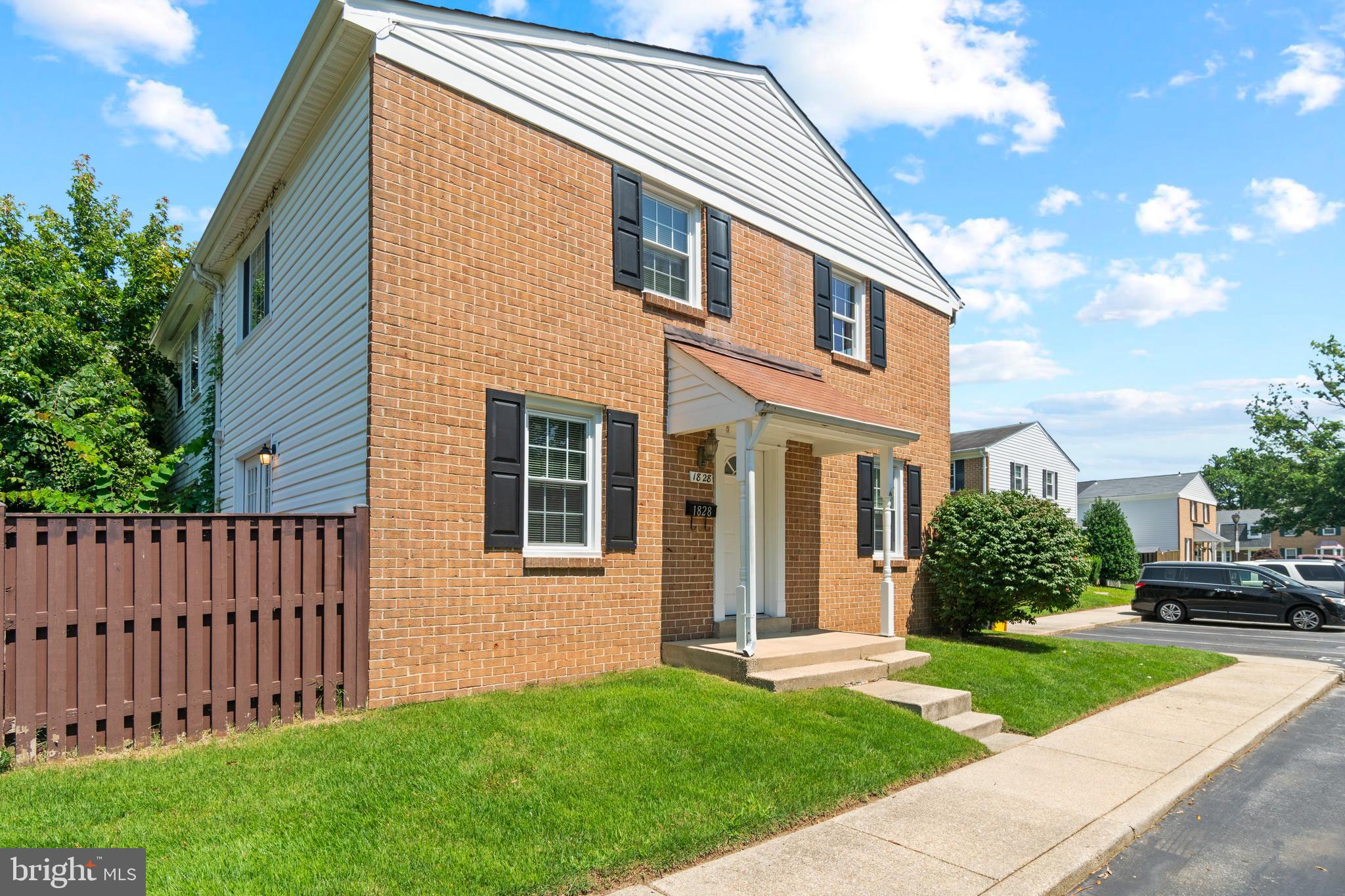 CROFTON SQUARE - Residential