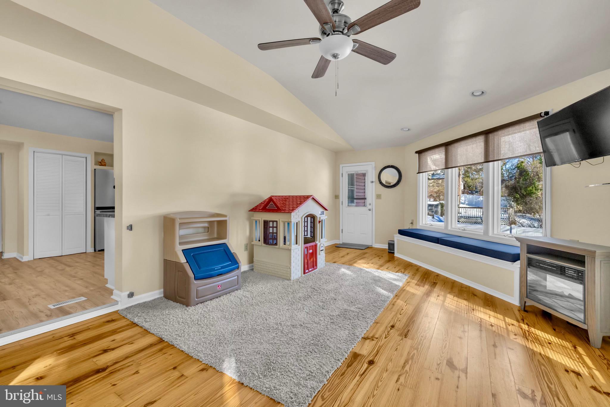 LANDSDOWNE - Residential