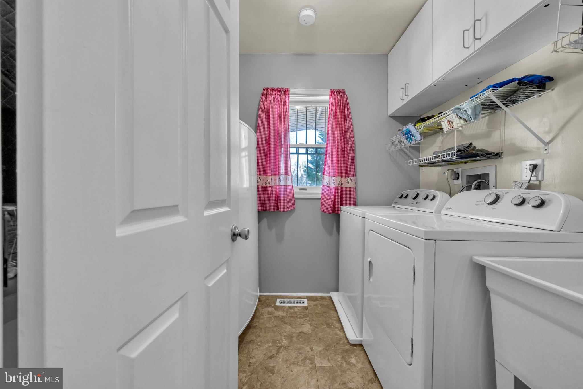 LANDSDOWNE - Residential