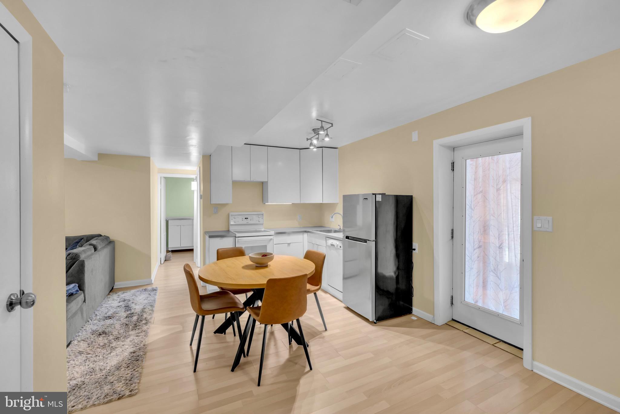 LANDSDOWNE - Residential