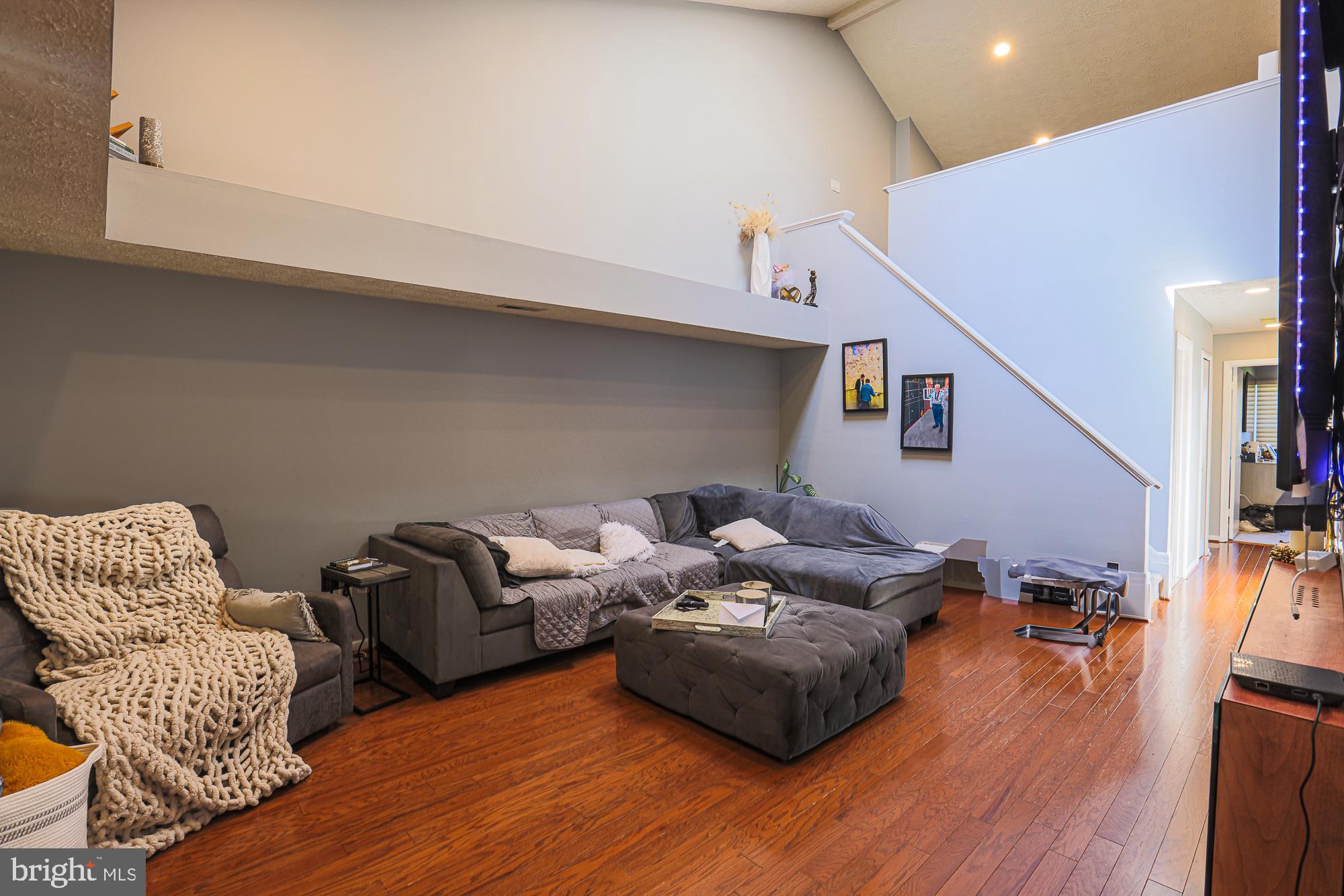 THE FALLS - Residential Lease