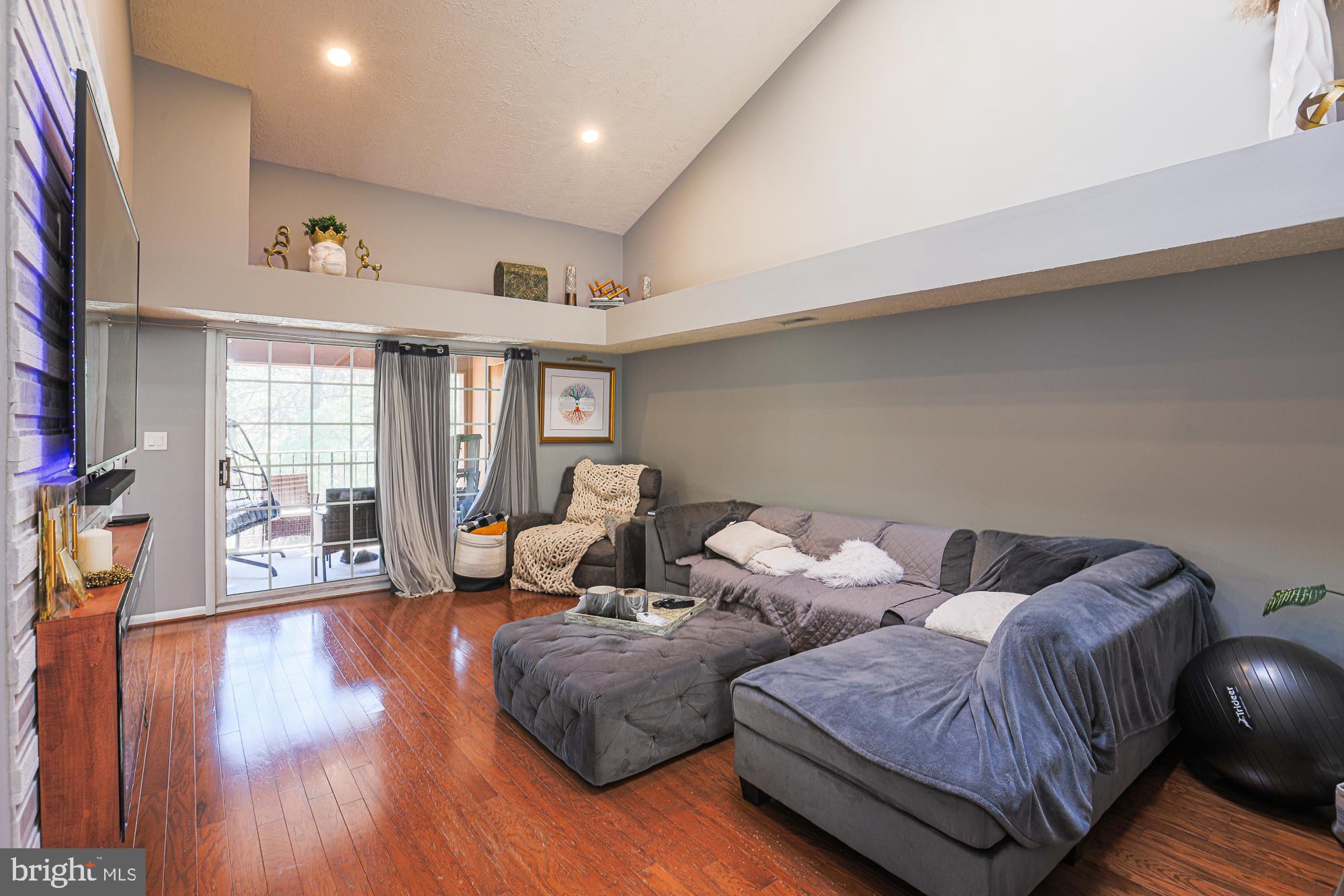 THE FALLS - Residential Lease