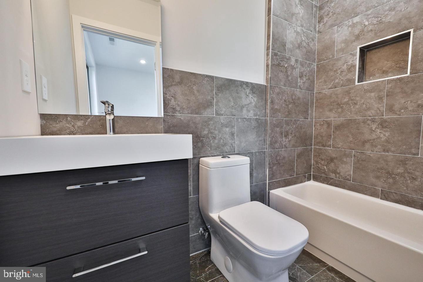 PHILADELPHIA - Residential Lease