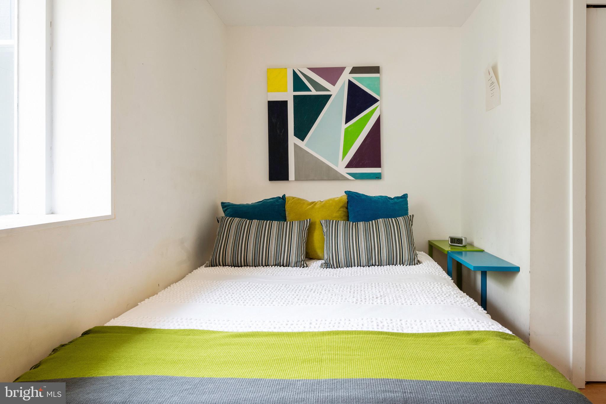 HOLLIN HILLS - Residential