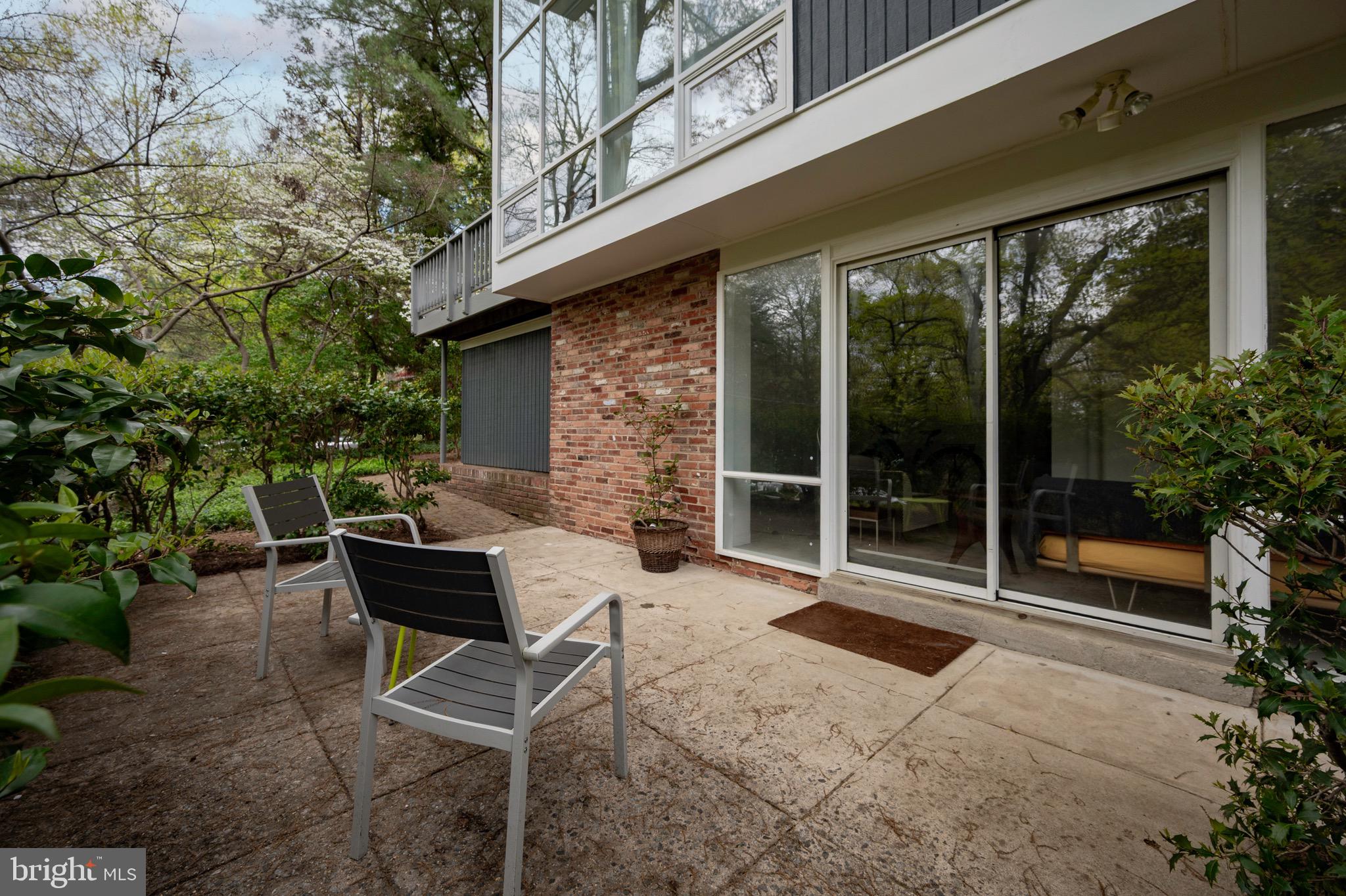 HOLLIN HILLS - Residential