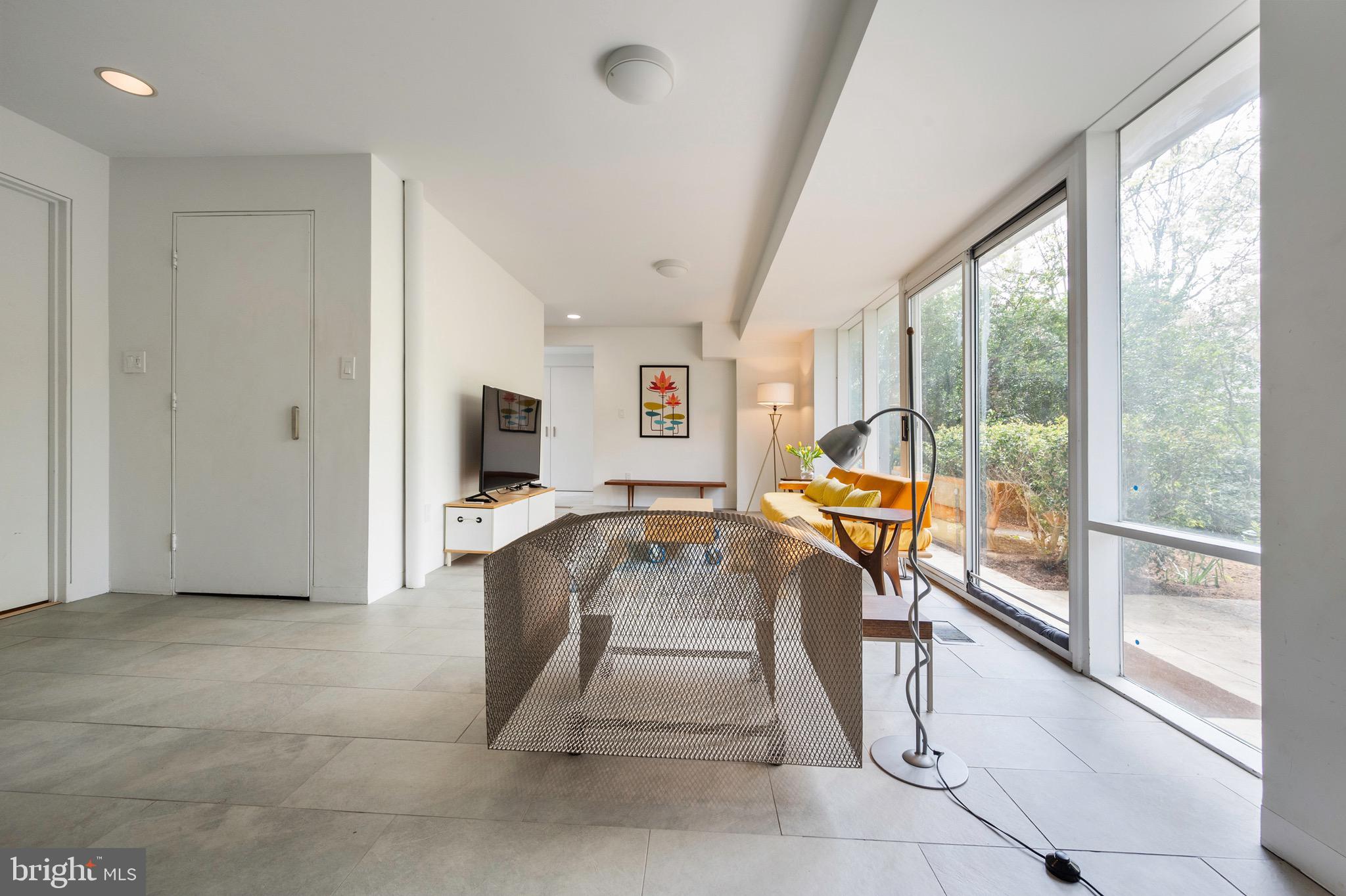 HOLLIN HILLS - Residential