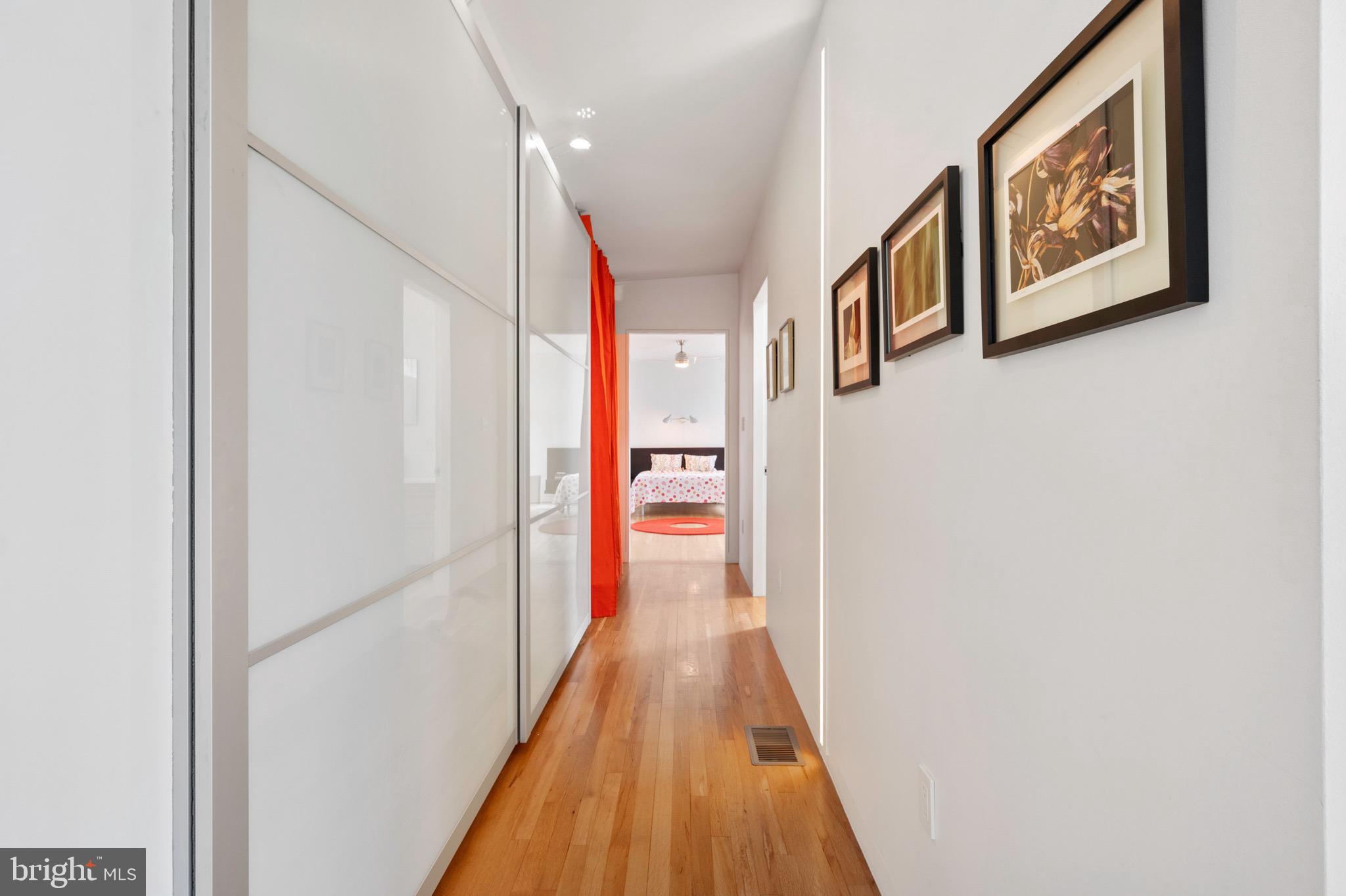 HOLLIN HILLS - Residential