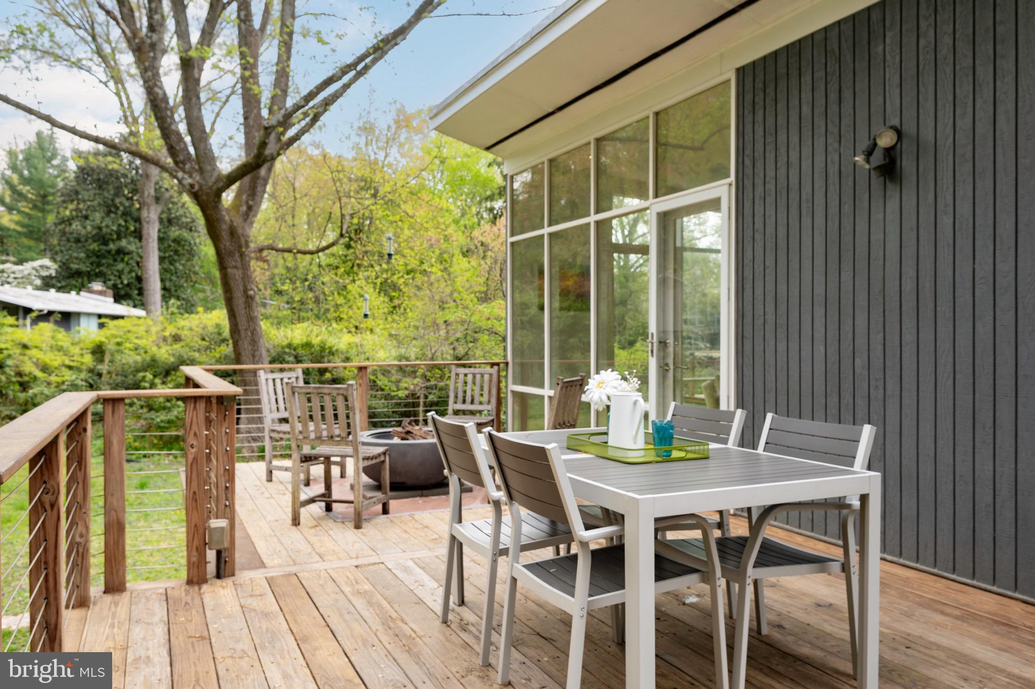 HOLLIN HILLS - Residential