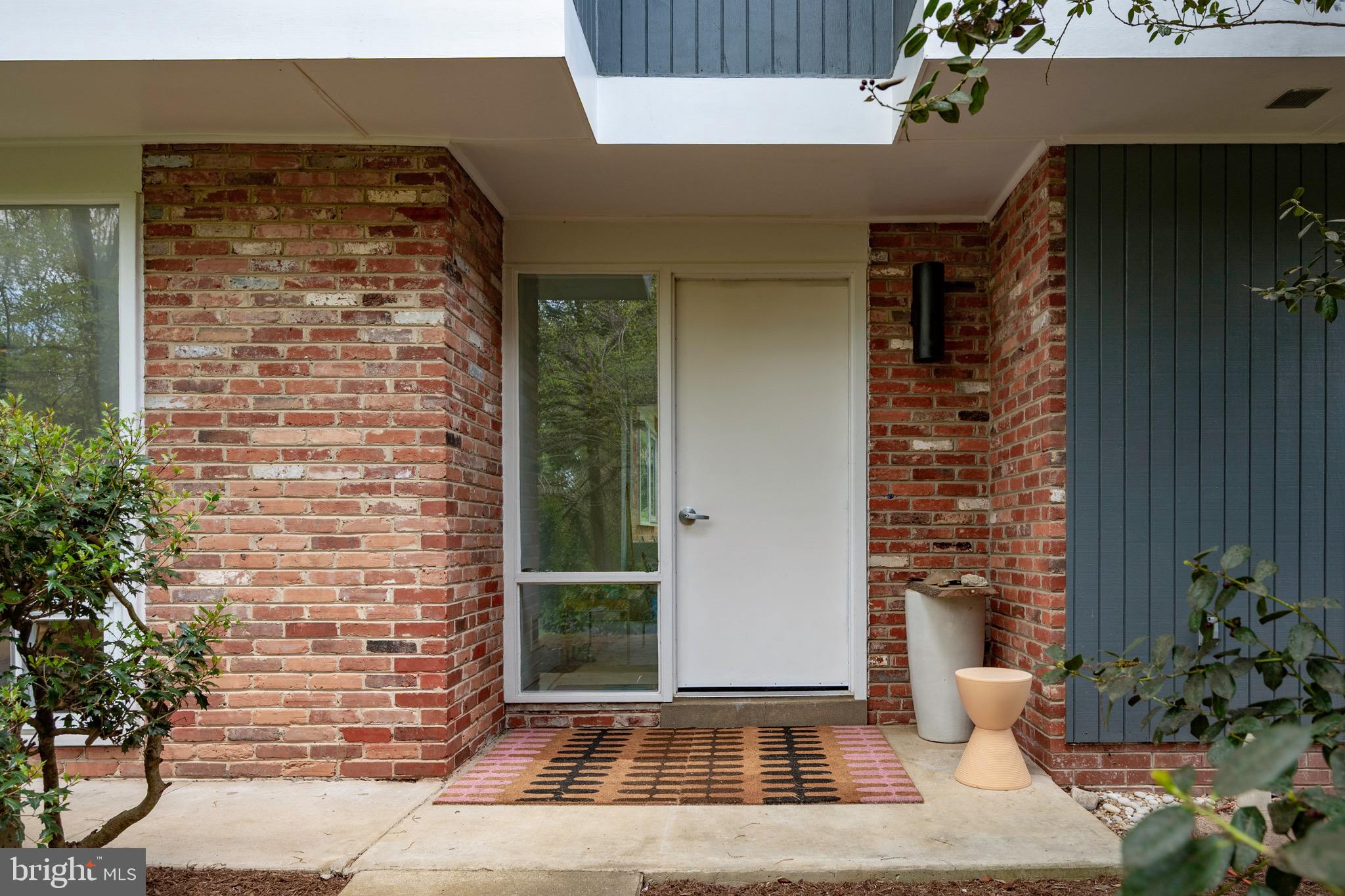 HOLLIN HILLS - Residential