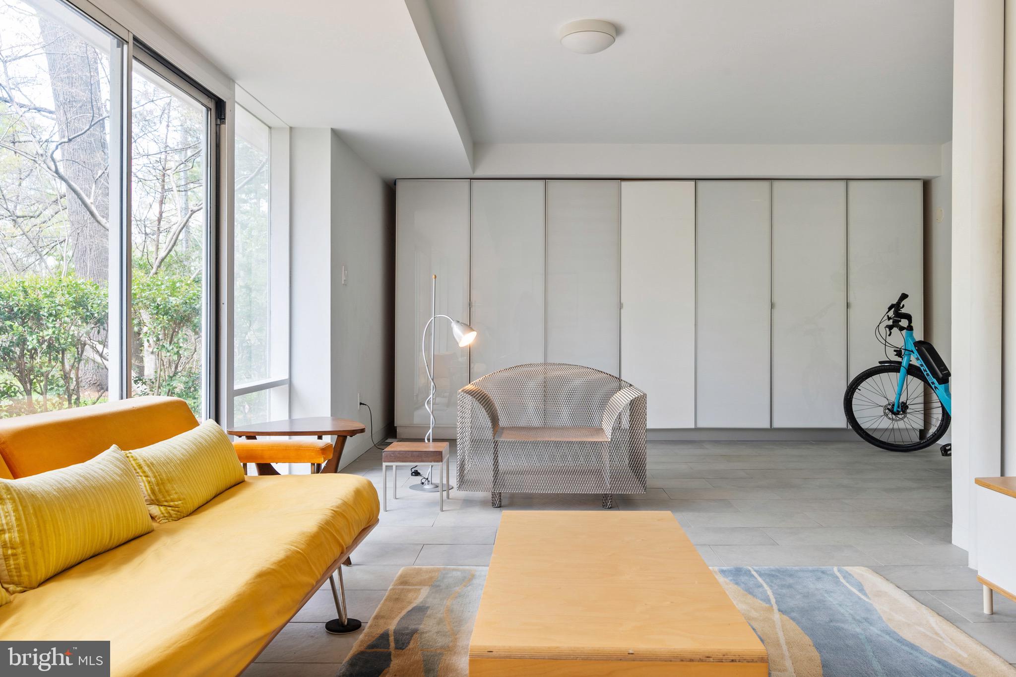 HOLLIN HILLS - Residential